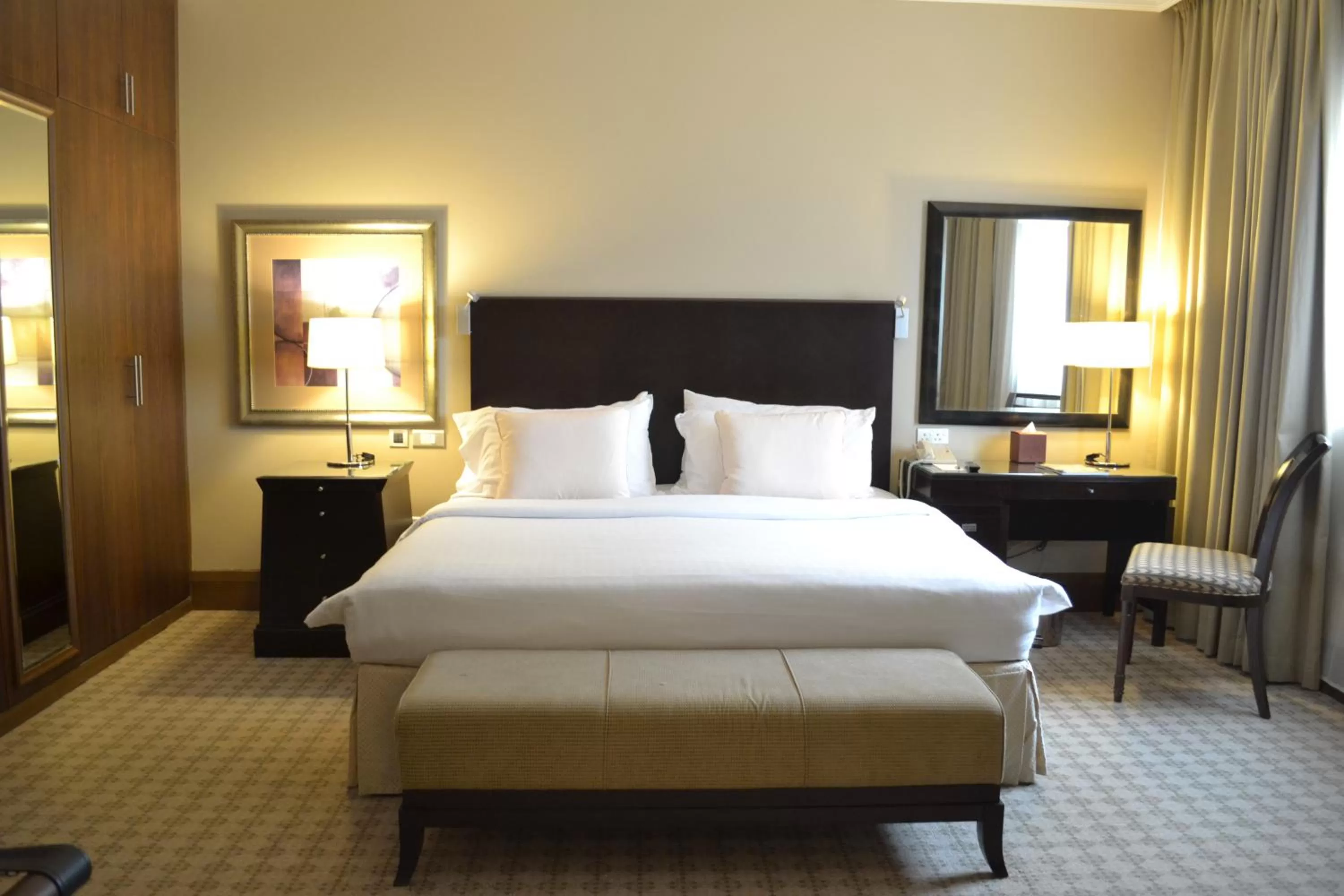 Bedroom, Bed in Sheraton Khalidiya Hotel