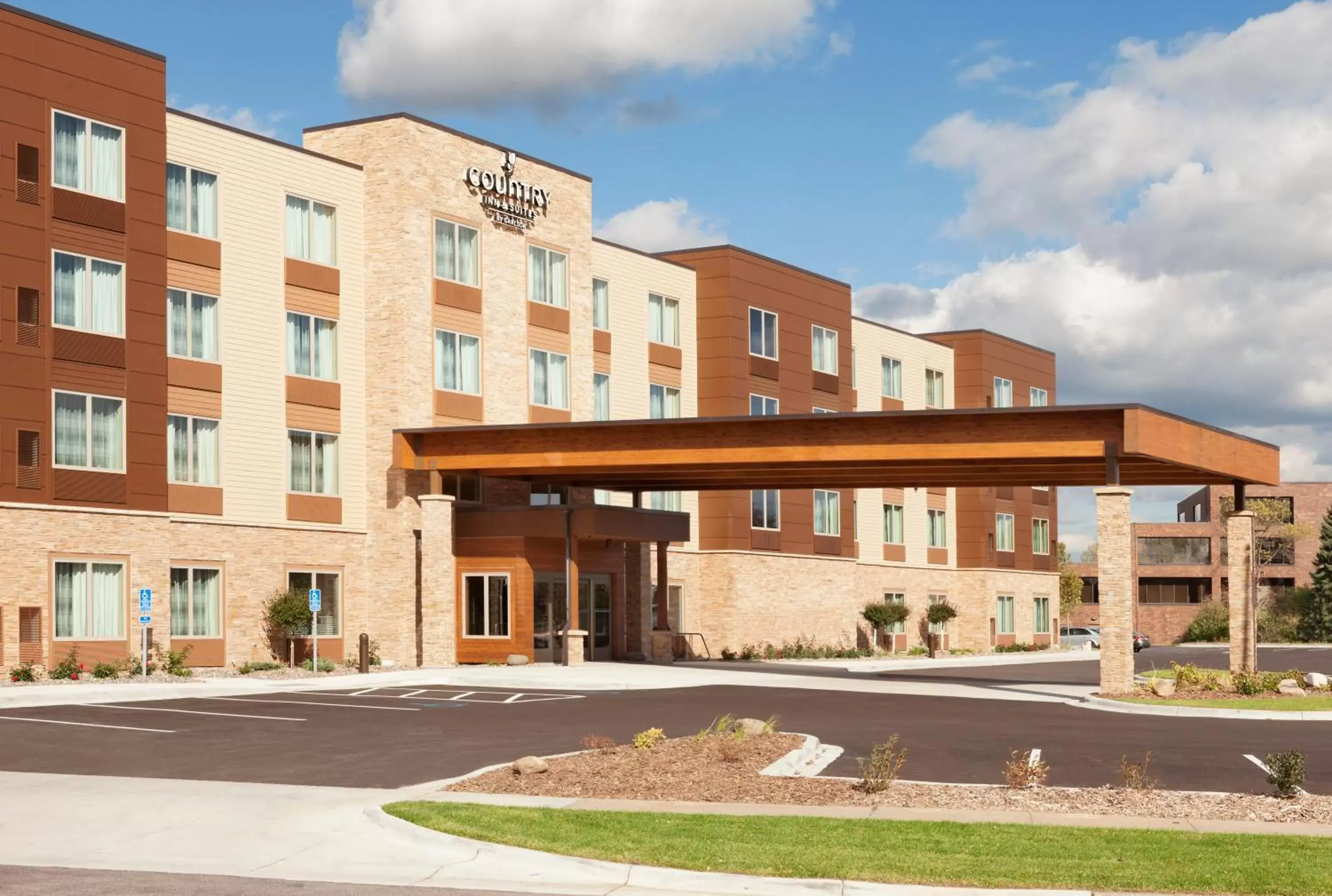 Facade/entrance, Property Building in Country Inn & Suites by Radisson, Roseville, MN