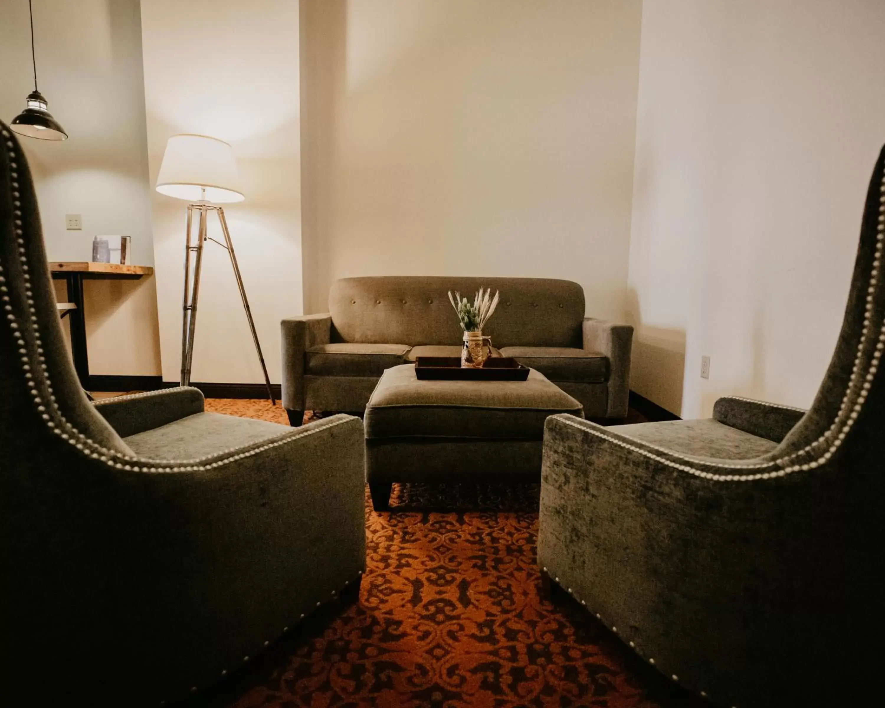 Guests, Seating Area in Brewhouse Inn and Suites