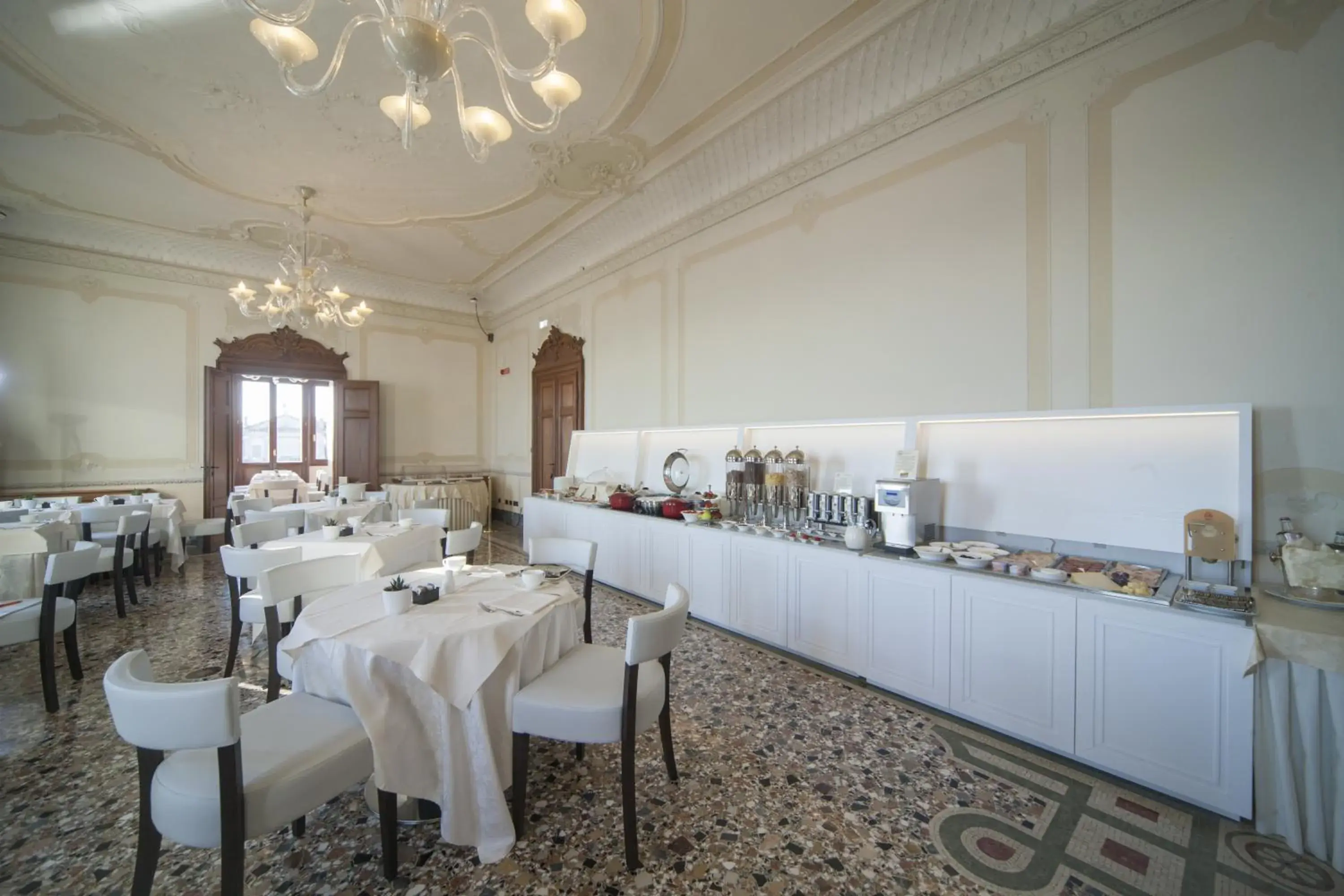 Breakfast, Restaurant/Places to Eat in Hotel Grande Italia