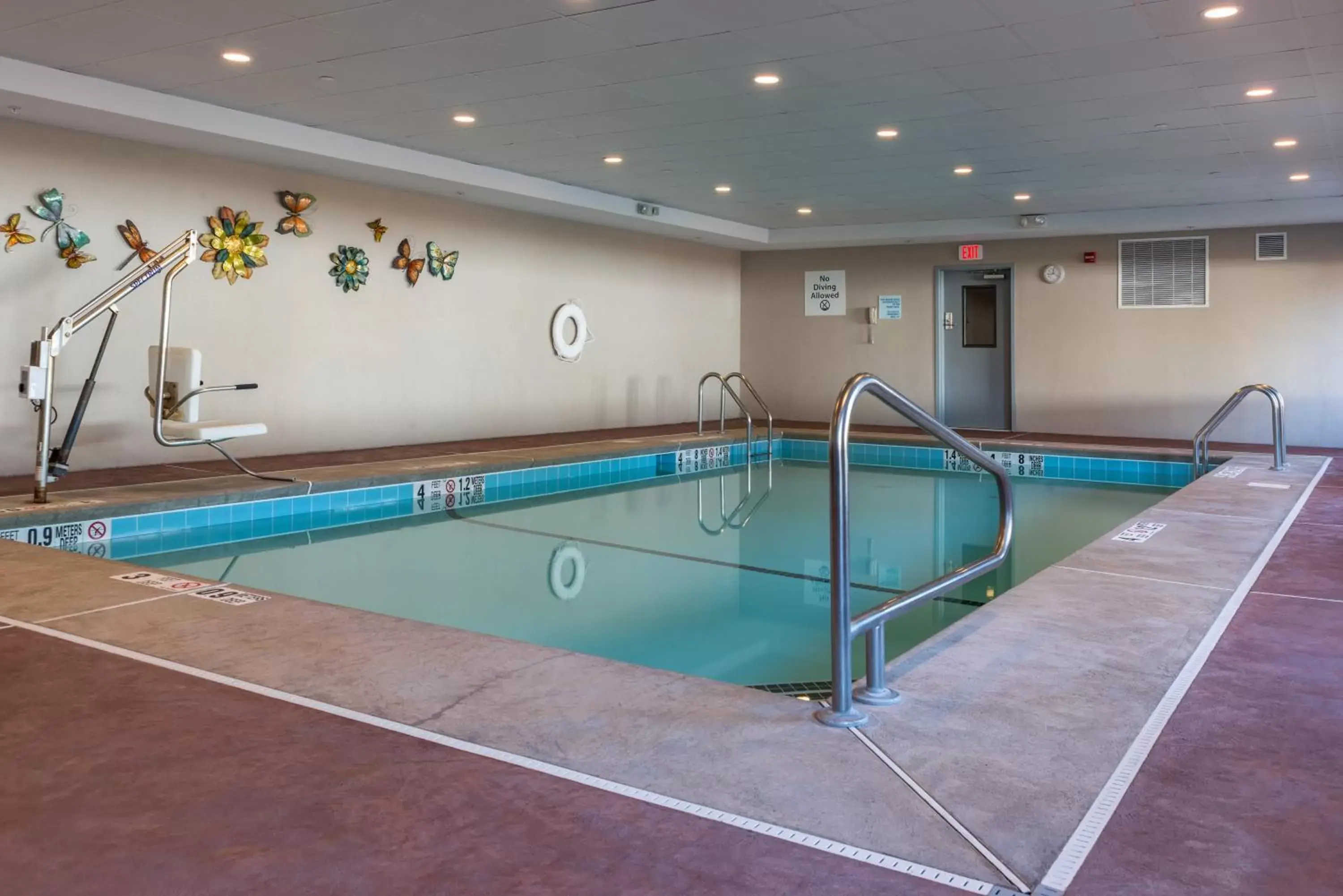 Swimming Pool in Holiday Inn Express Hartford-Newington, an IHG Hotel