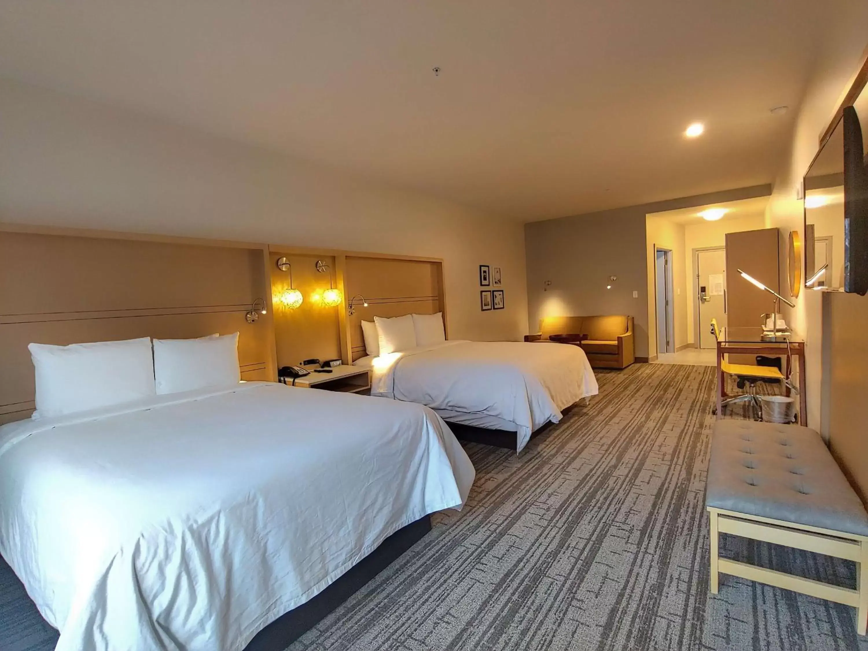 Photo of the whole room, Bed in Radisson Hotel Atlanta Airport