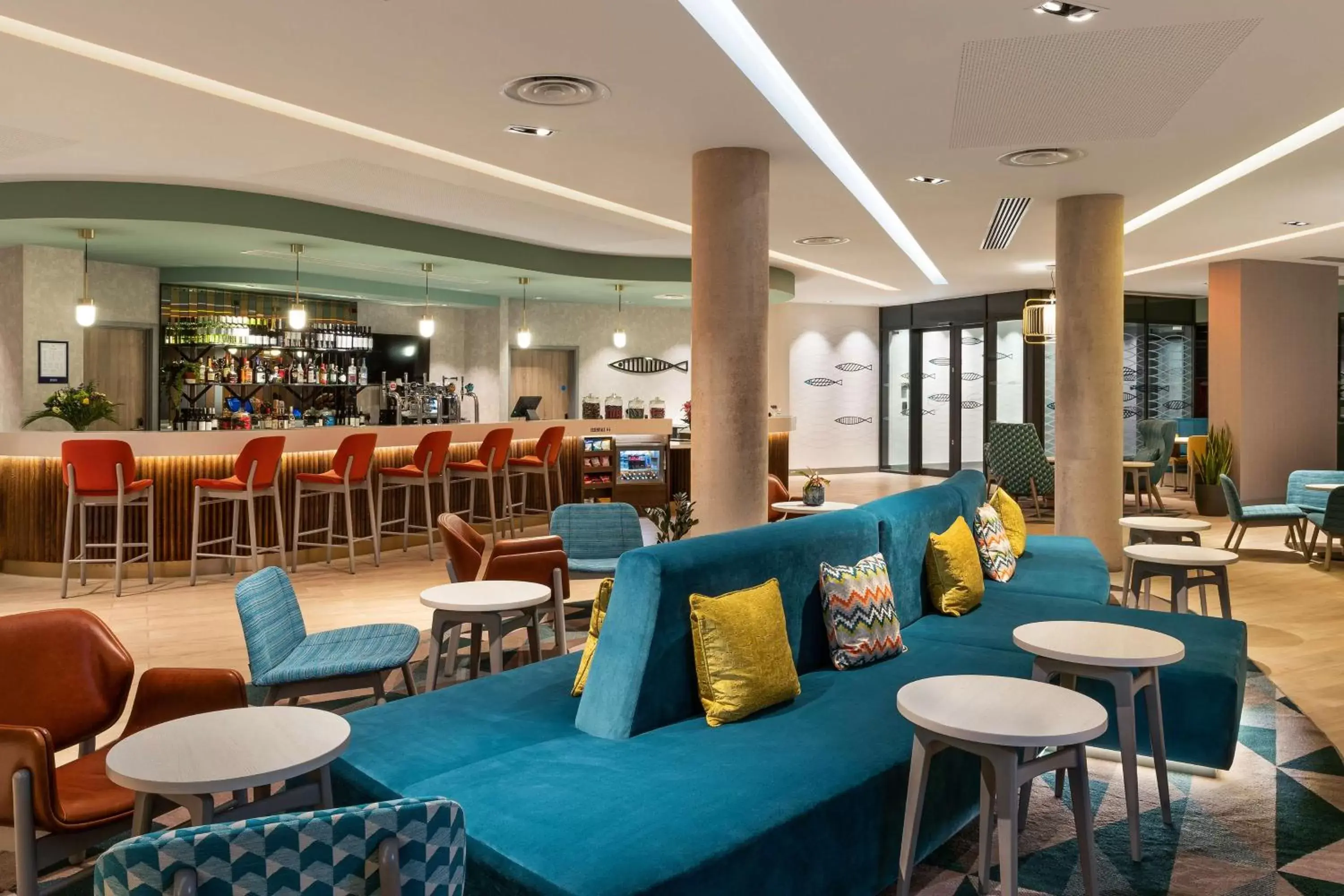 Lobby or reception, Lounge/Bar in Hampton By Hilton Torquay