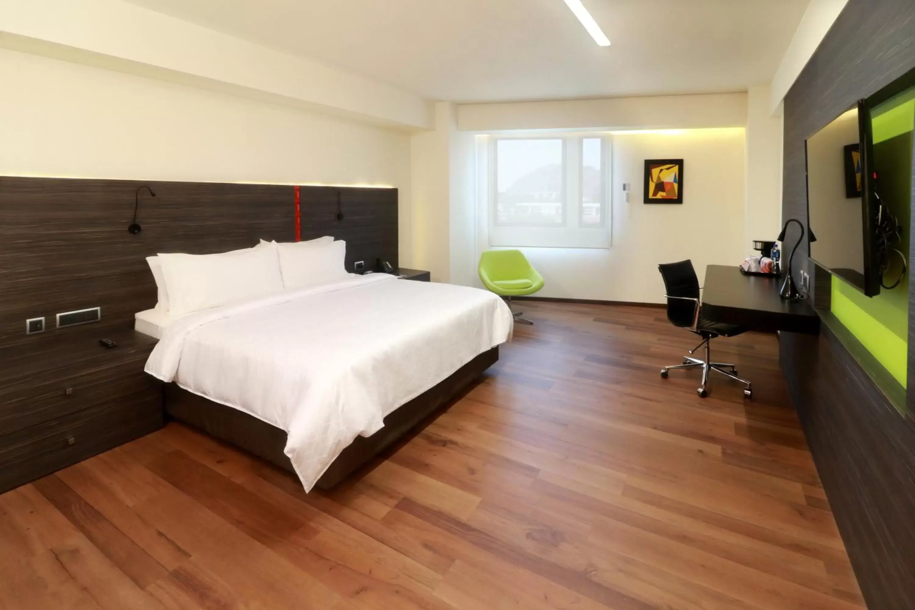 Photo of the whole room, Bed in Holiday Inn Express Mexico Aeropuerto, an IHG Hotel
