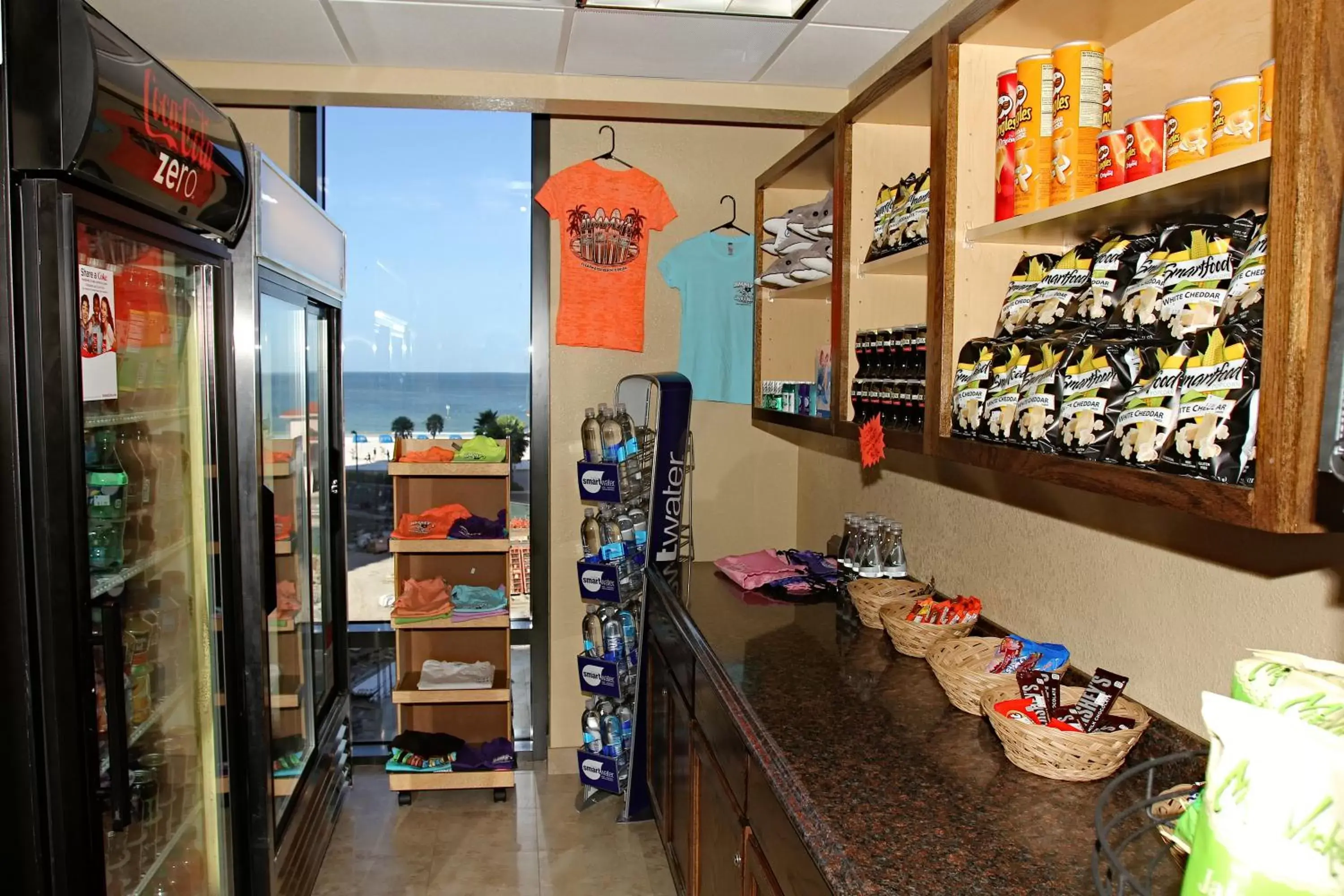 On-site shops, Supermarket/Shops in Pier House 60 Clearwater Beach Marina Hotel