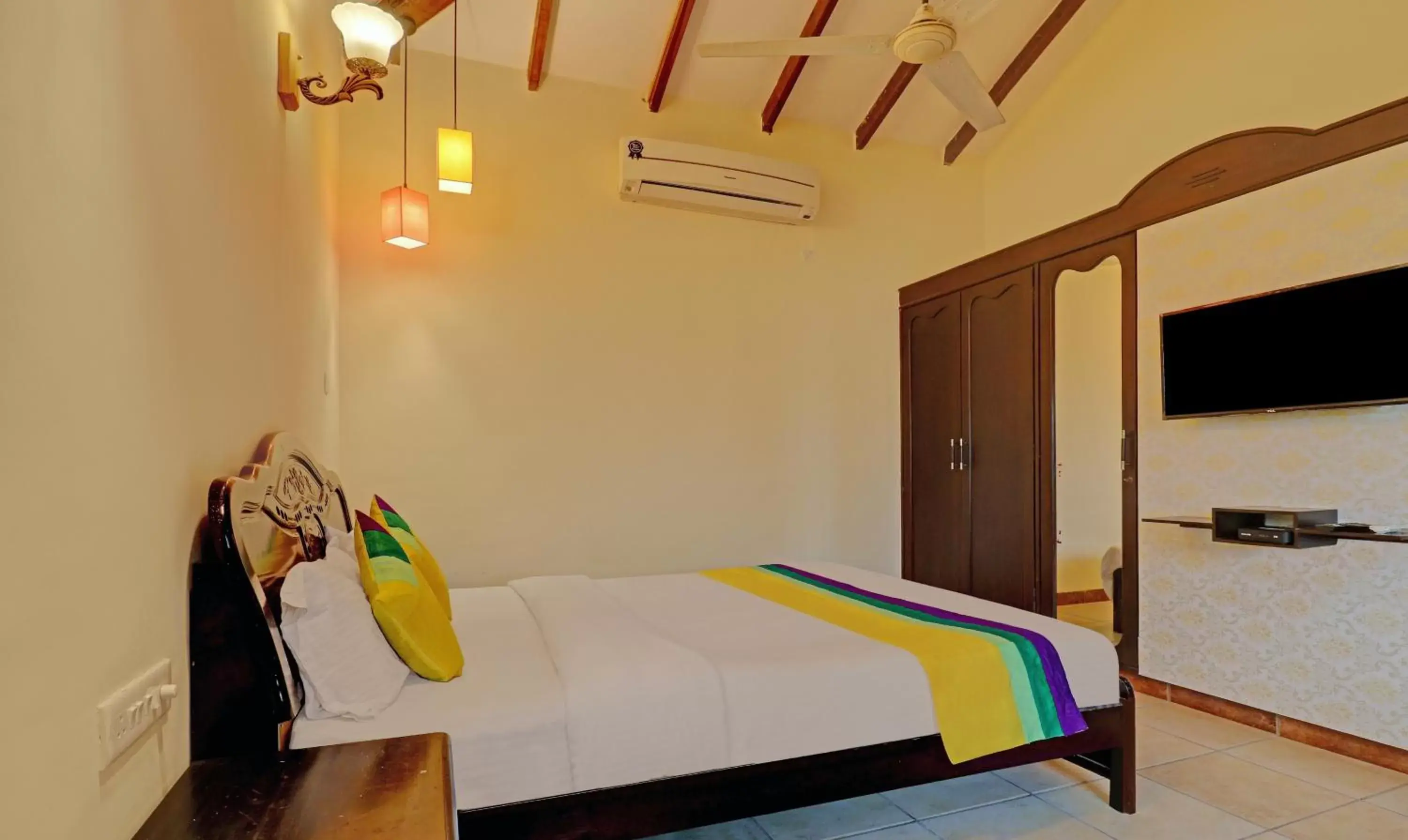 Deluxe Double Room - single occupancy in Itsy Hotels Vailankanni Natures Inn Deluxe Double Room - single occupancy in Itsy Hotels Vailankanni Natures Inn