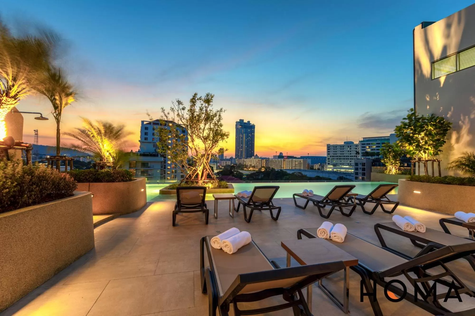 Swimming pool in HOMA Si Racha