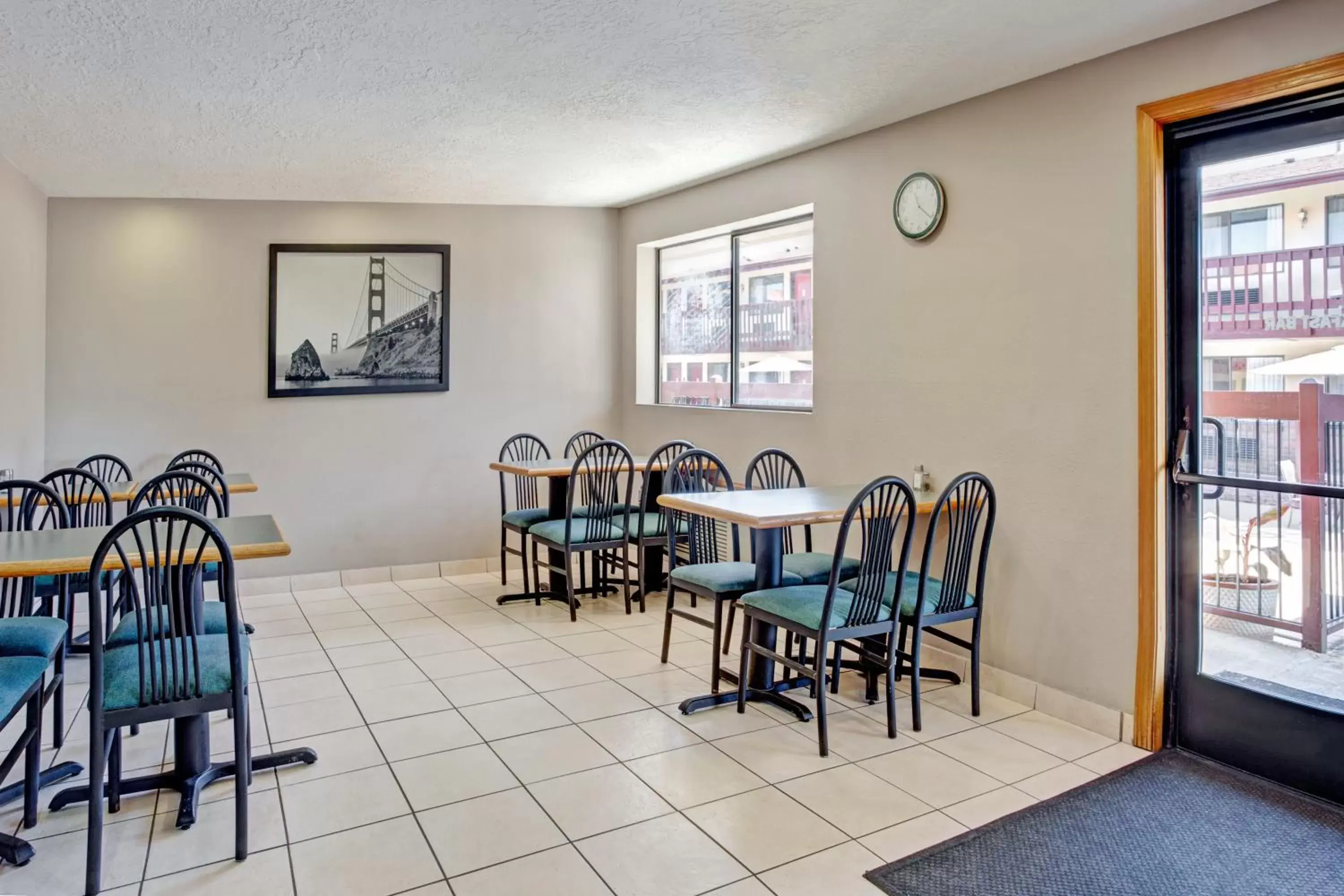 Continental breakfast, Restaurant/Places to Eat in Super 8 by Wyndham Albany