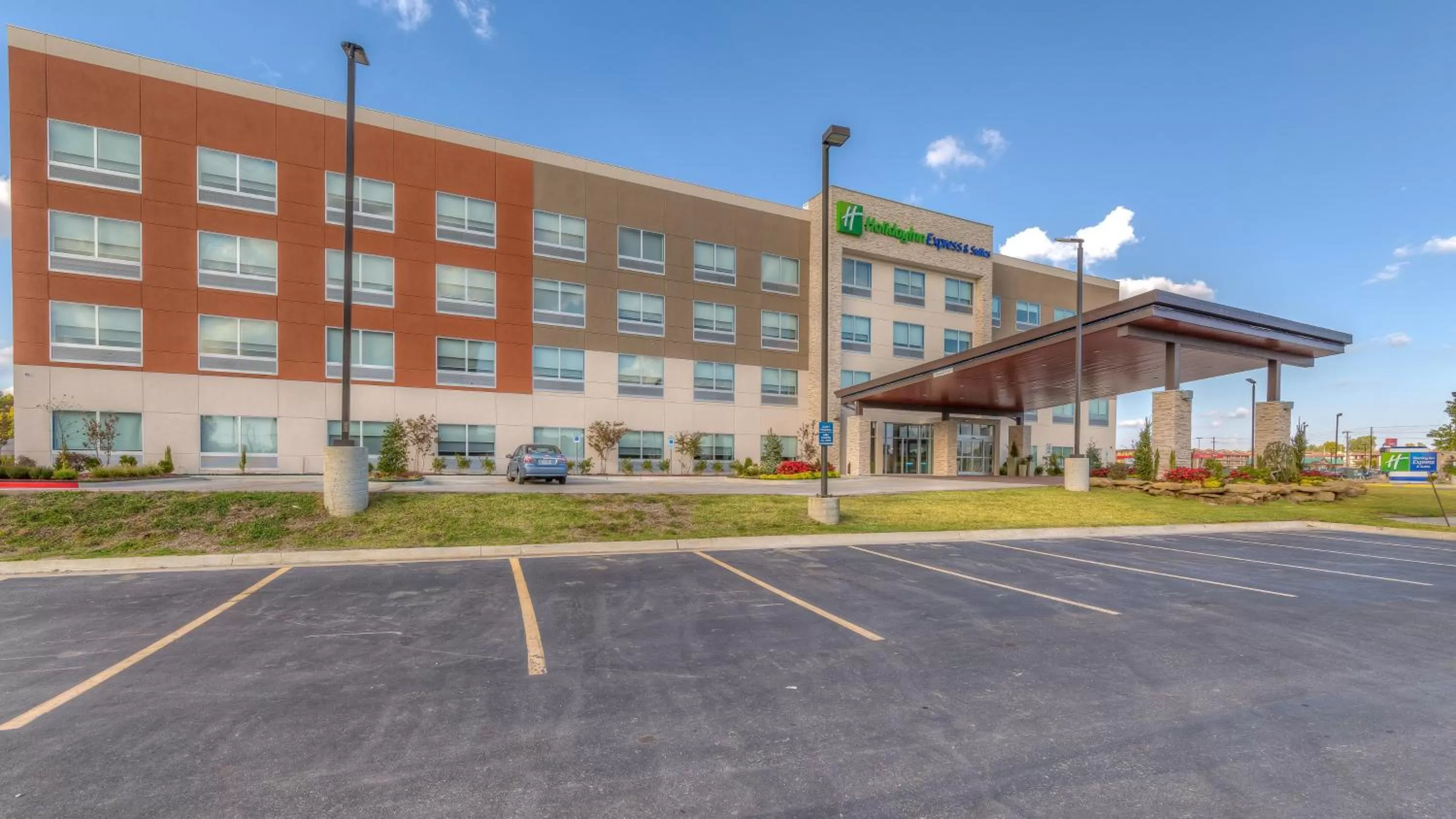 Property building in Holiday Inn Express & Suites Tulsa Midtown by IHG