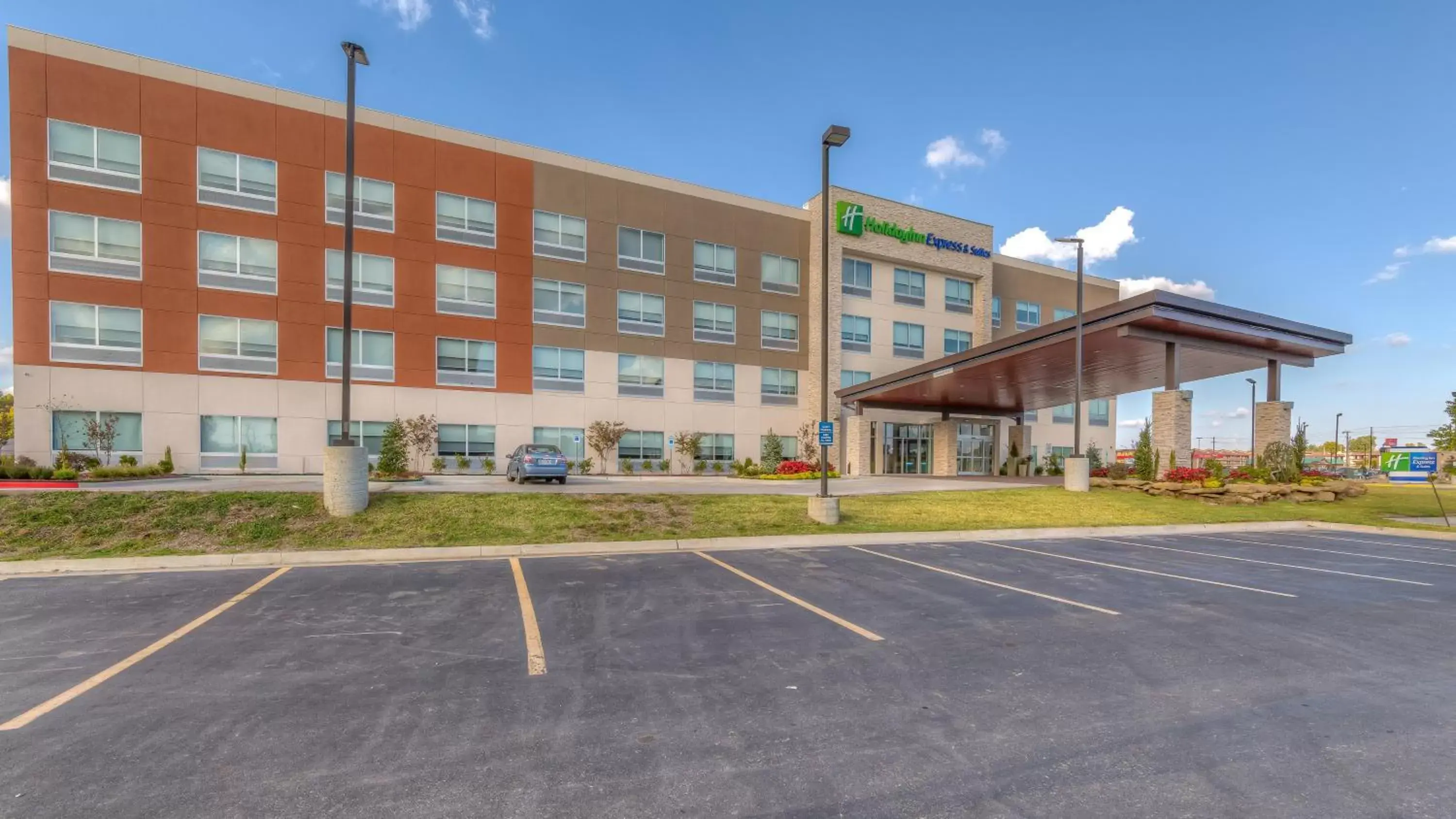 Property Building in Holiday Inn Express & Suites Tulsa Midtown, an IHG Hotel
