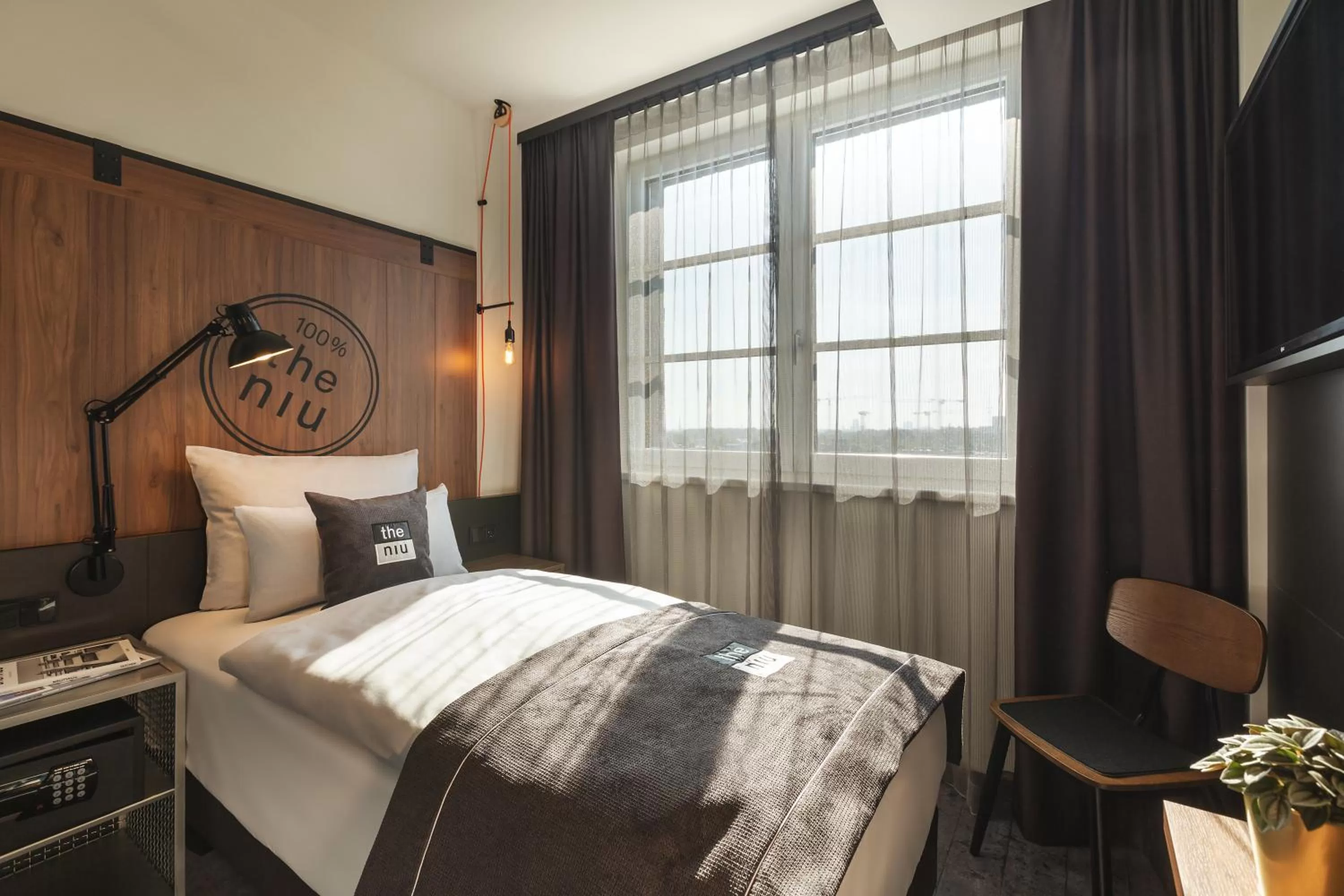 Bed in Holiday Inn - the niu, Bricks Hamburg Eppendorf by IHG