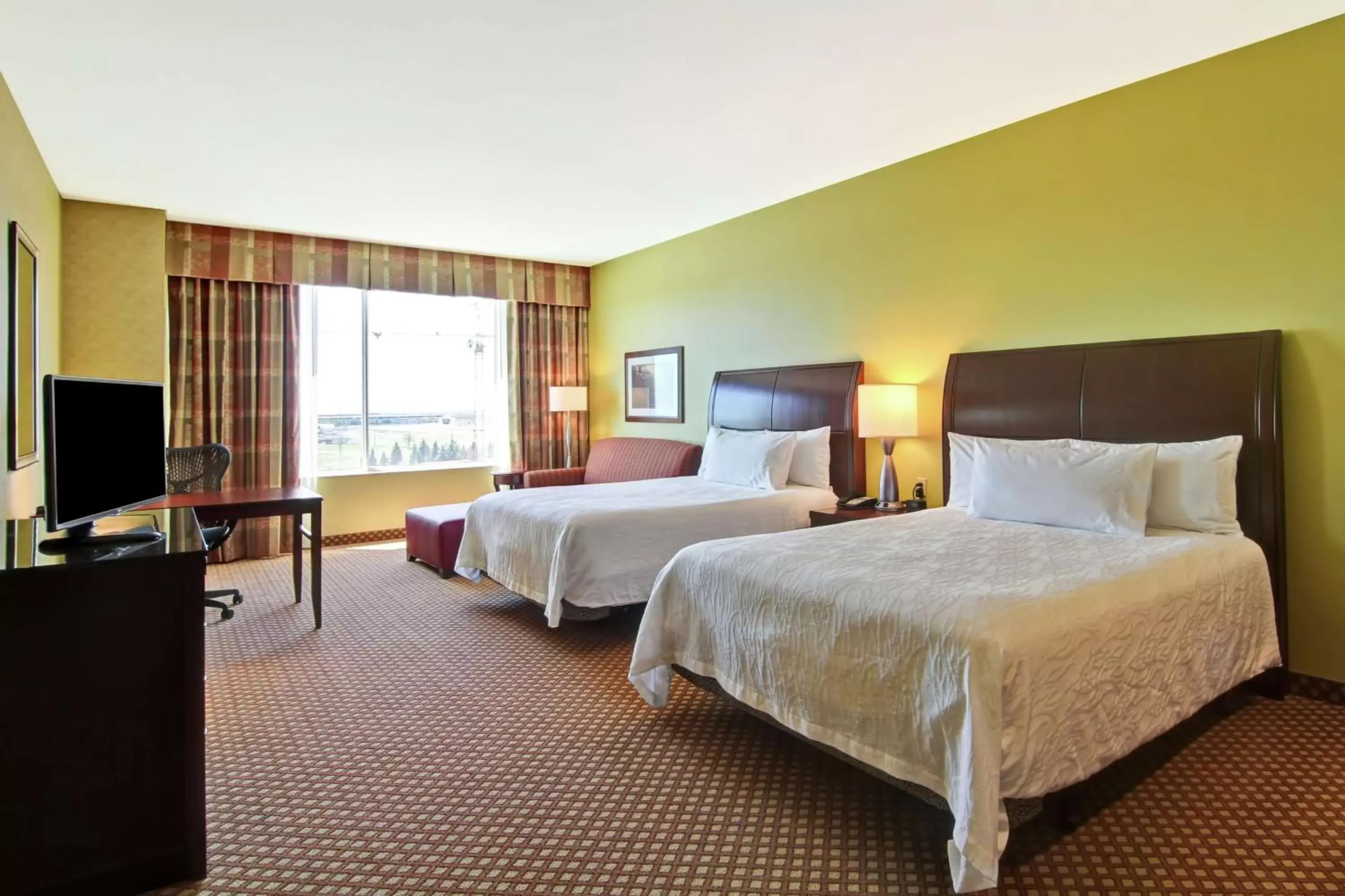 Bedroom, Bed in Hilton Garden Inn Ottawa Airport