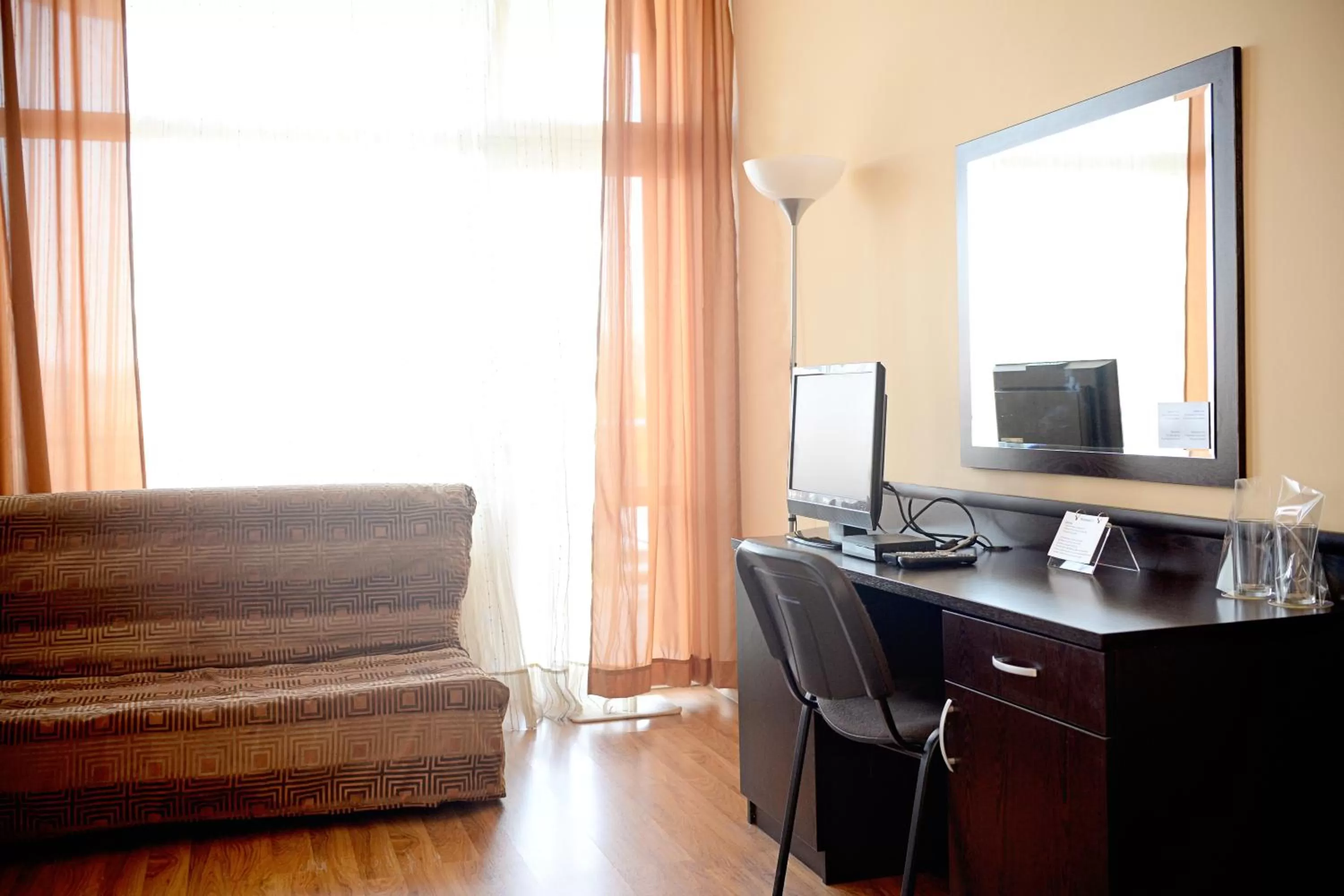 TV/Entertainment Center in Family Art-Hotel Zora