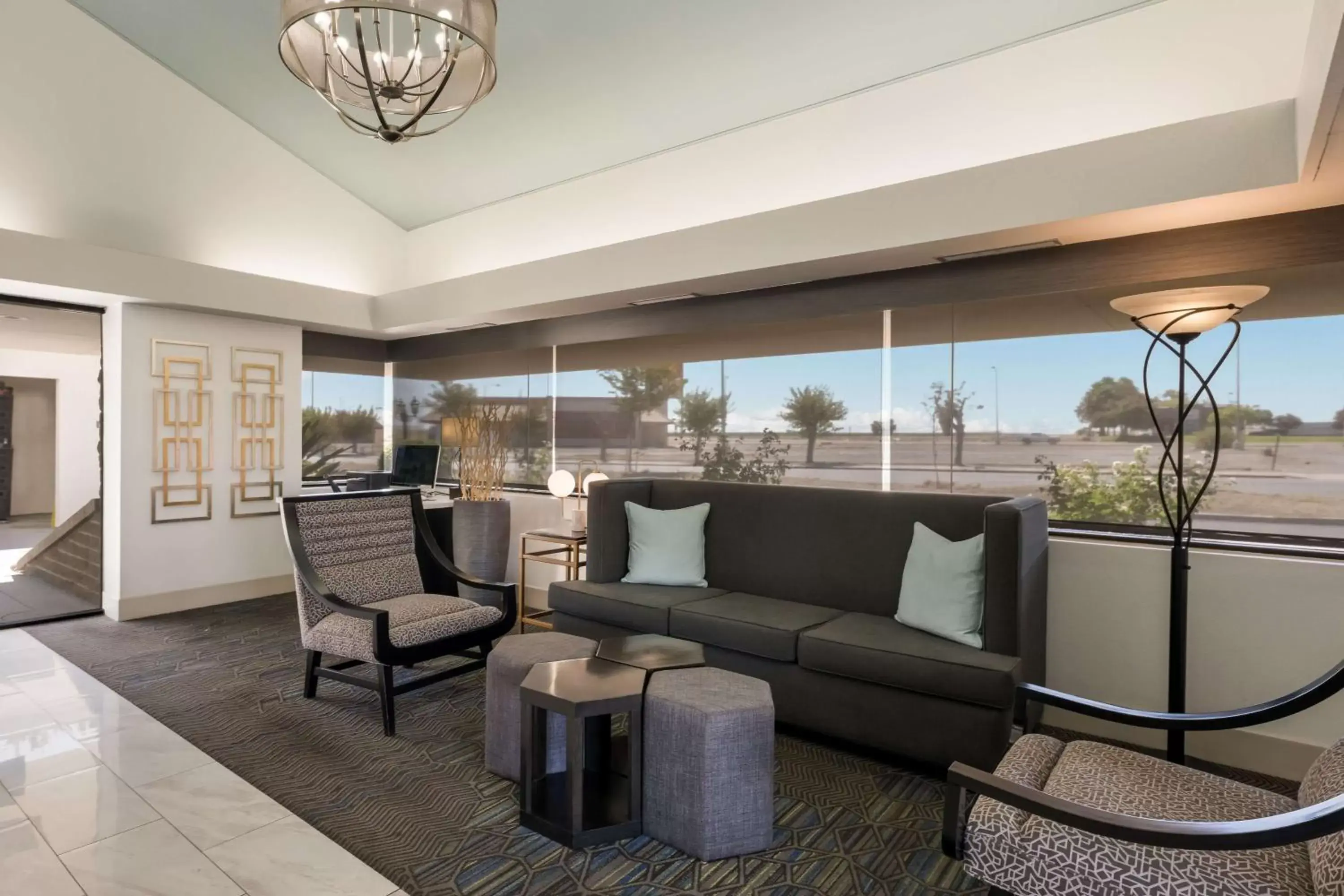 Lobby or reception, Seating Area in Best Western Big Country Inn