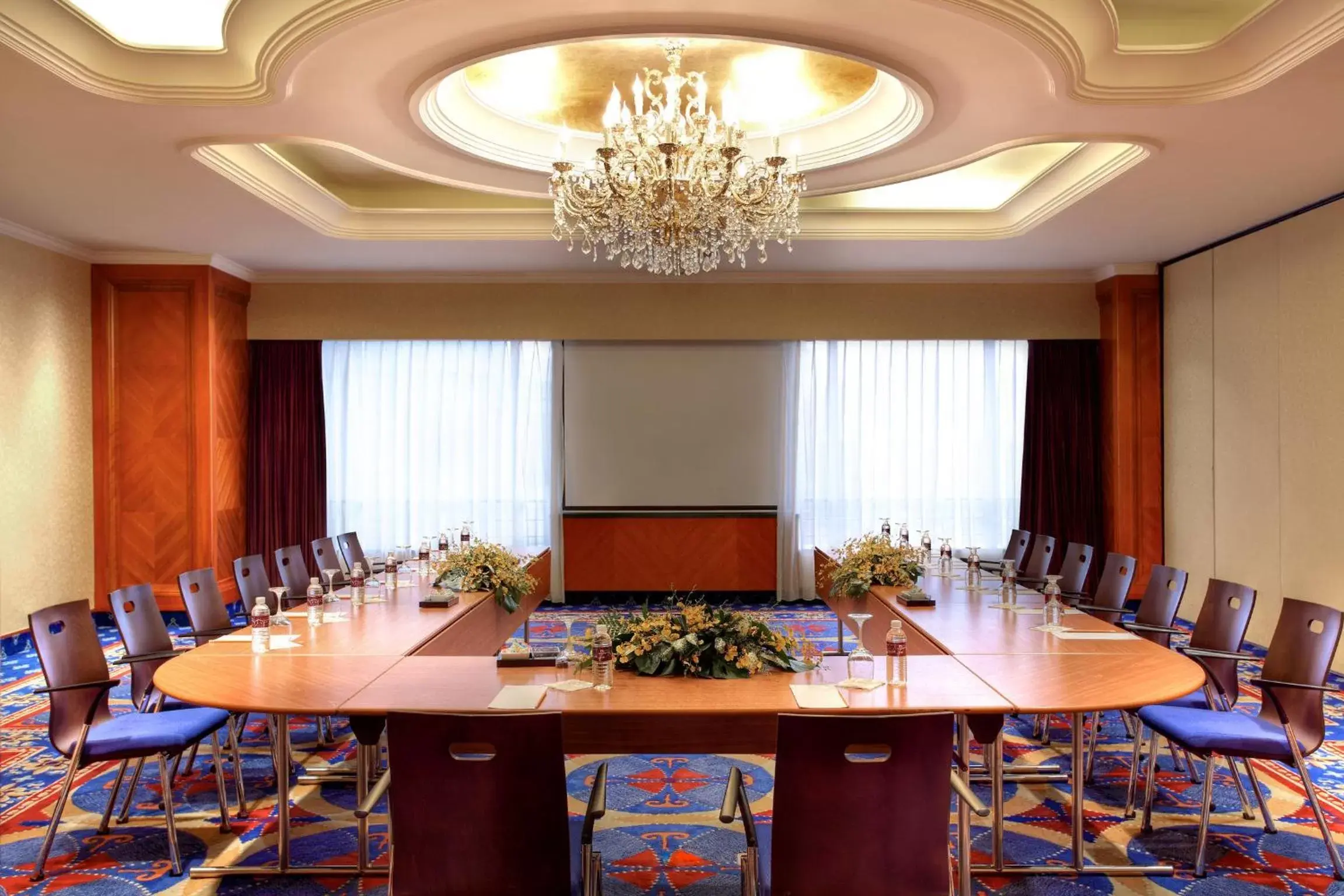 Business facilities in Hongqiao Jin Jiang Hotel (Formerly Sheraton Shanghai Hongqiao Hotel)