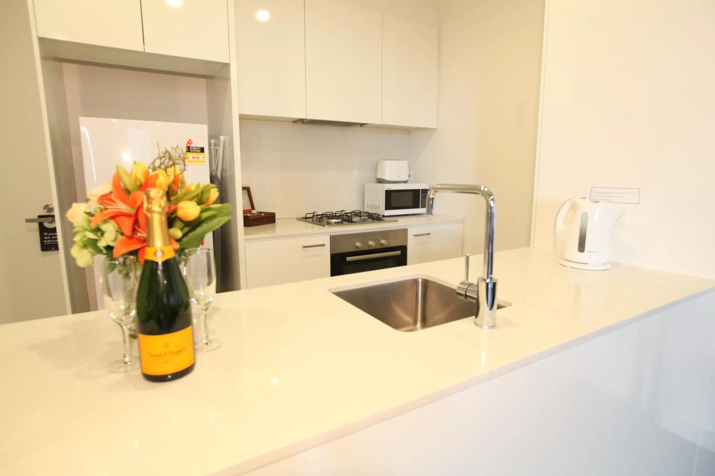 Melbourne Knox Central Apartment Hotel Official