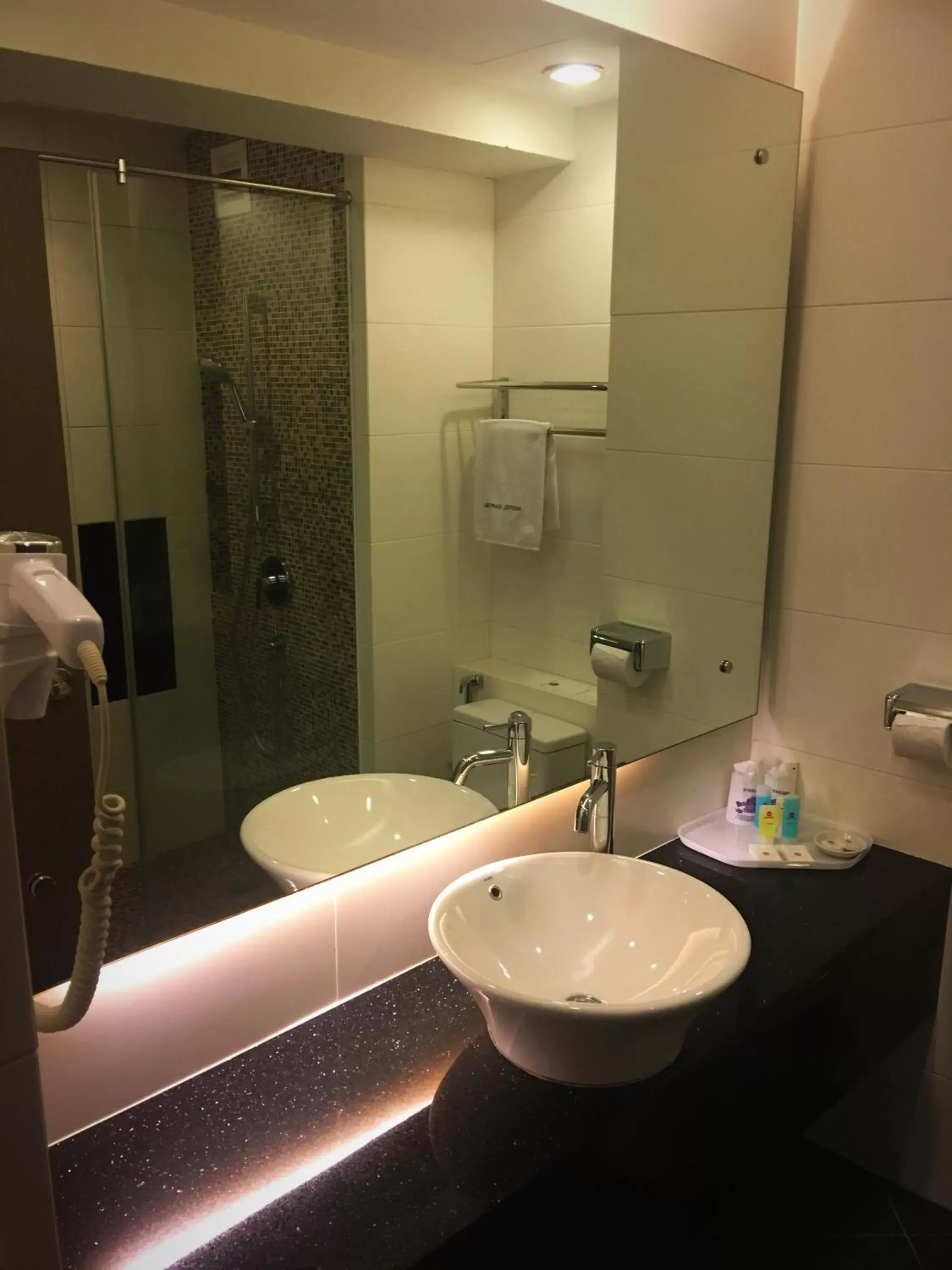 Shower, Bathroom in Hotel Capital Kota Kinabalu