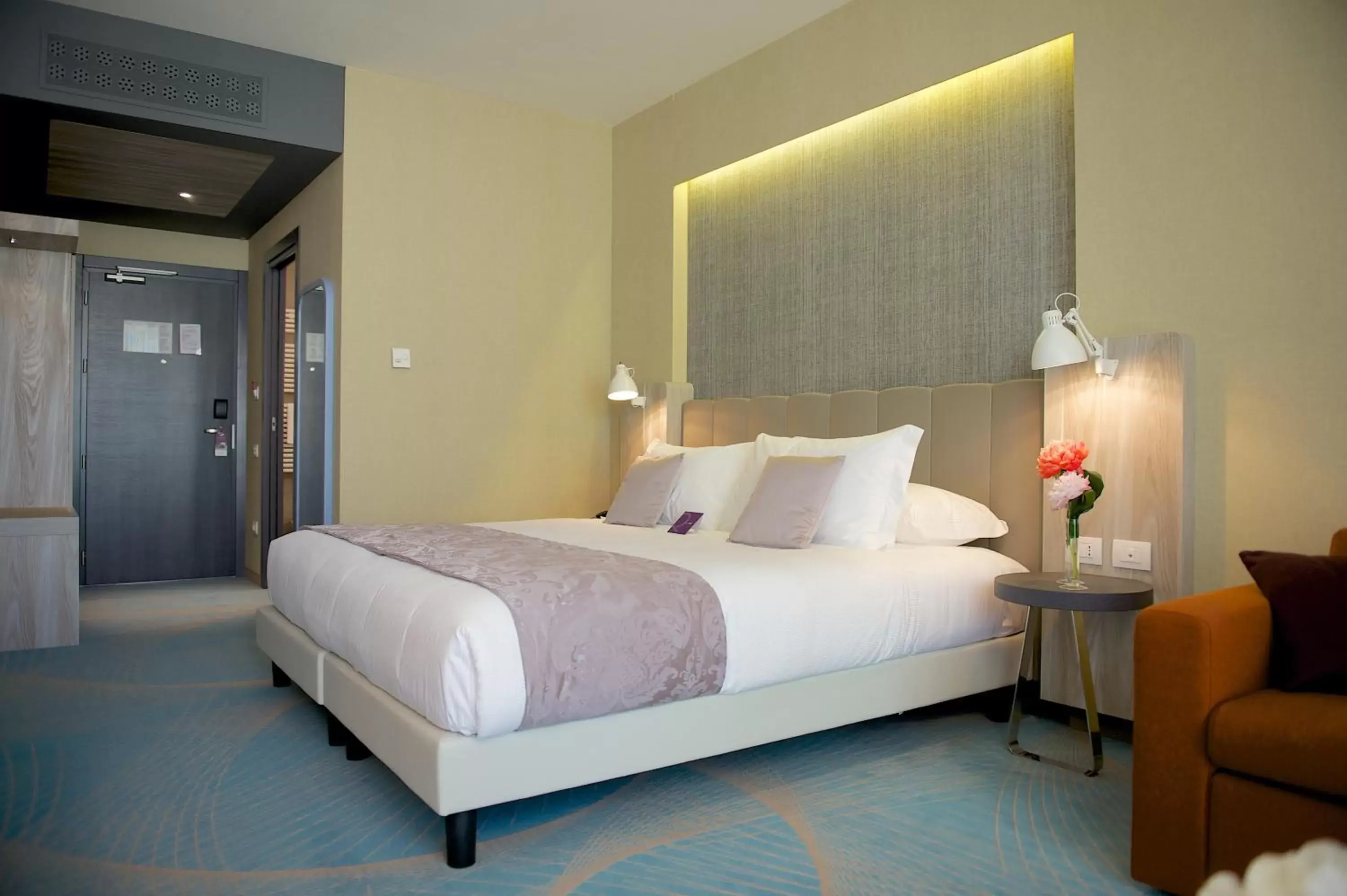 Photo of the whole room, Bed in Mercure Firenze Centro