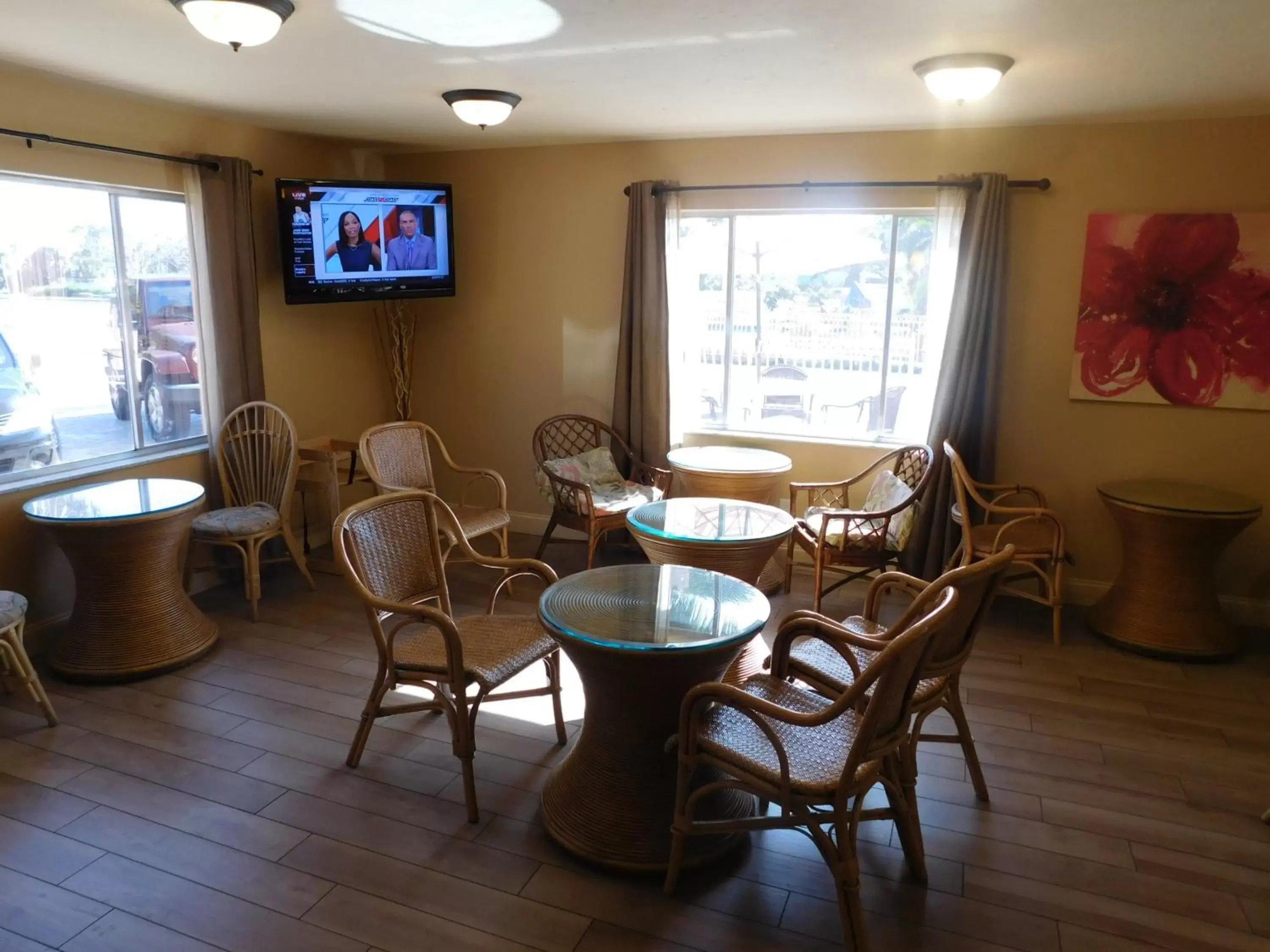 Coffee/tea facilities in Hibiscus Suites - Sarasota