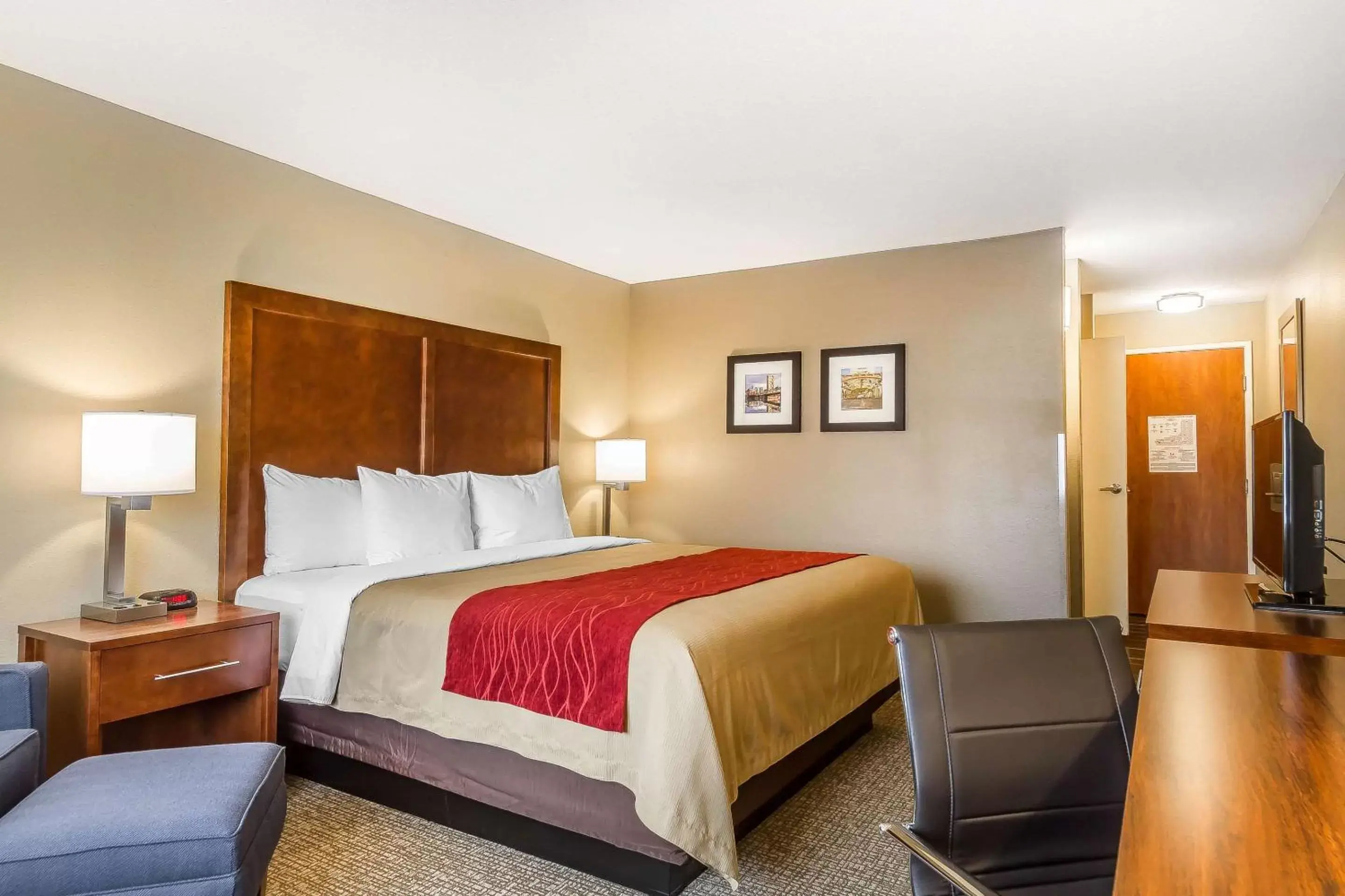 Photo of the whole room in Comfort Inn & Suites Rocklin