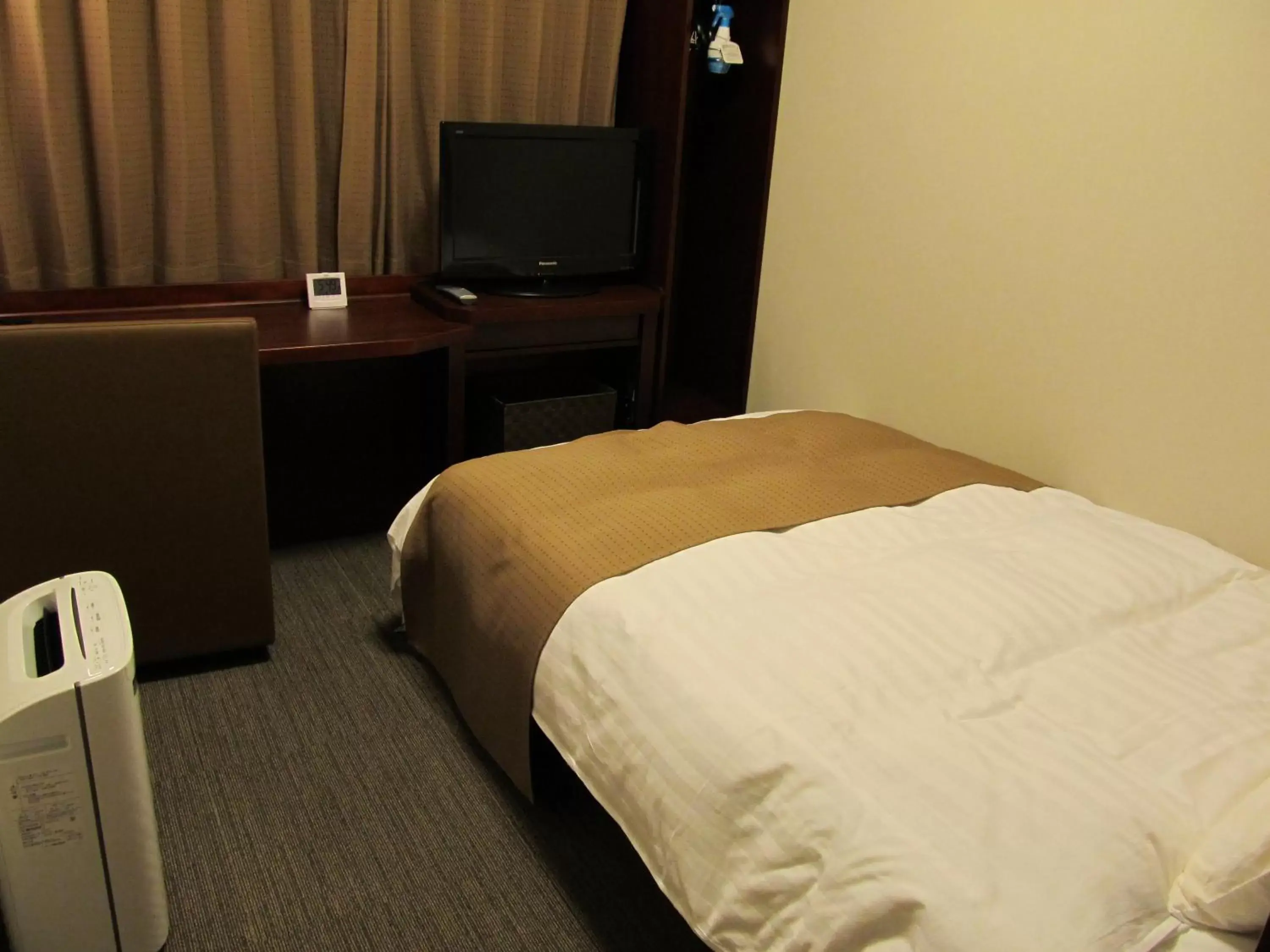 Economy Single Room with Shared Bathroom - Non-Smoking in Dormy Inn Himeji Natural Hot Spring