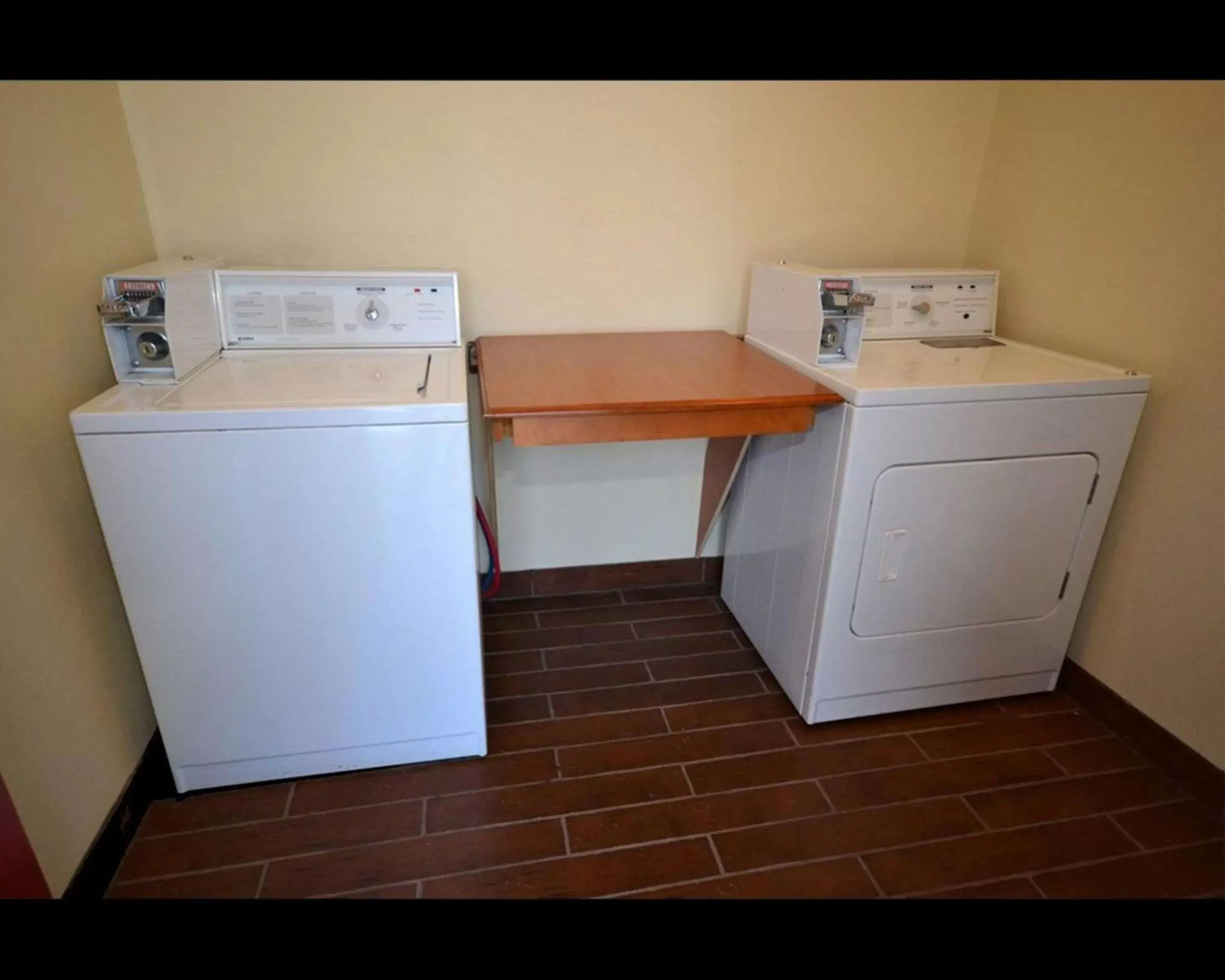 On site, Kitchen/Kitchenette in Quality Inn Greenwood Hwy 25