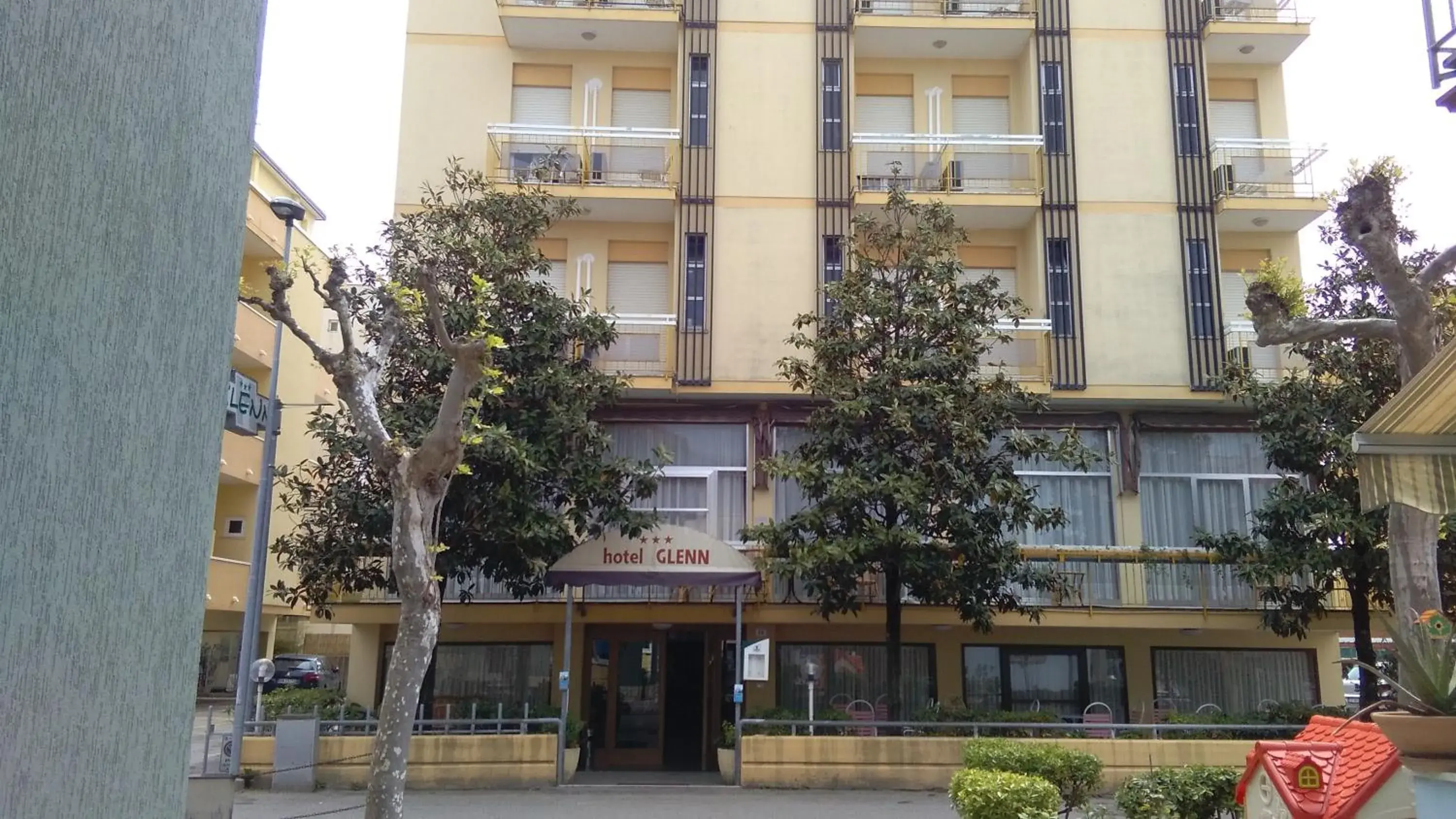 Facade/entrance, Property Building in Hotel Glenn