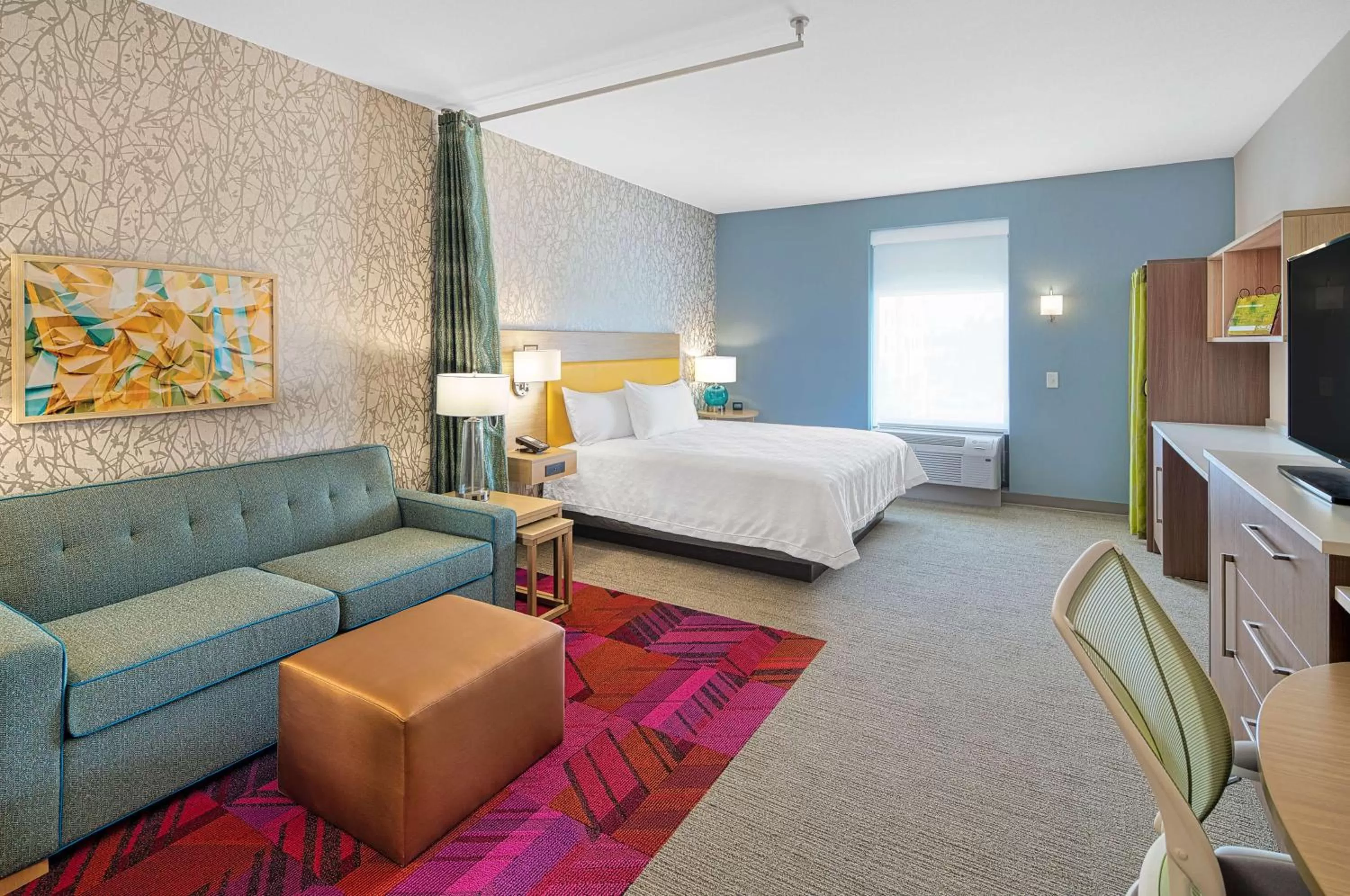 Living room, Bed in Home2 Suites By Hilton Batesville