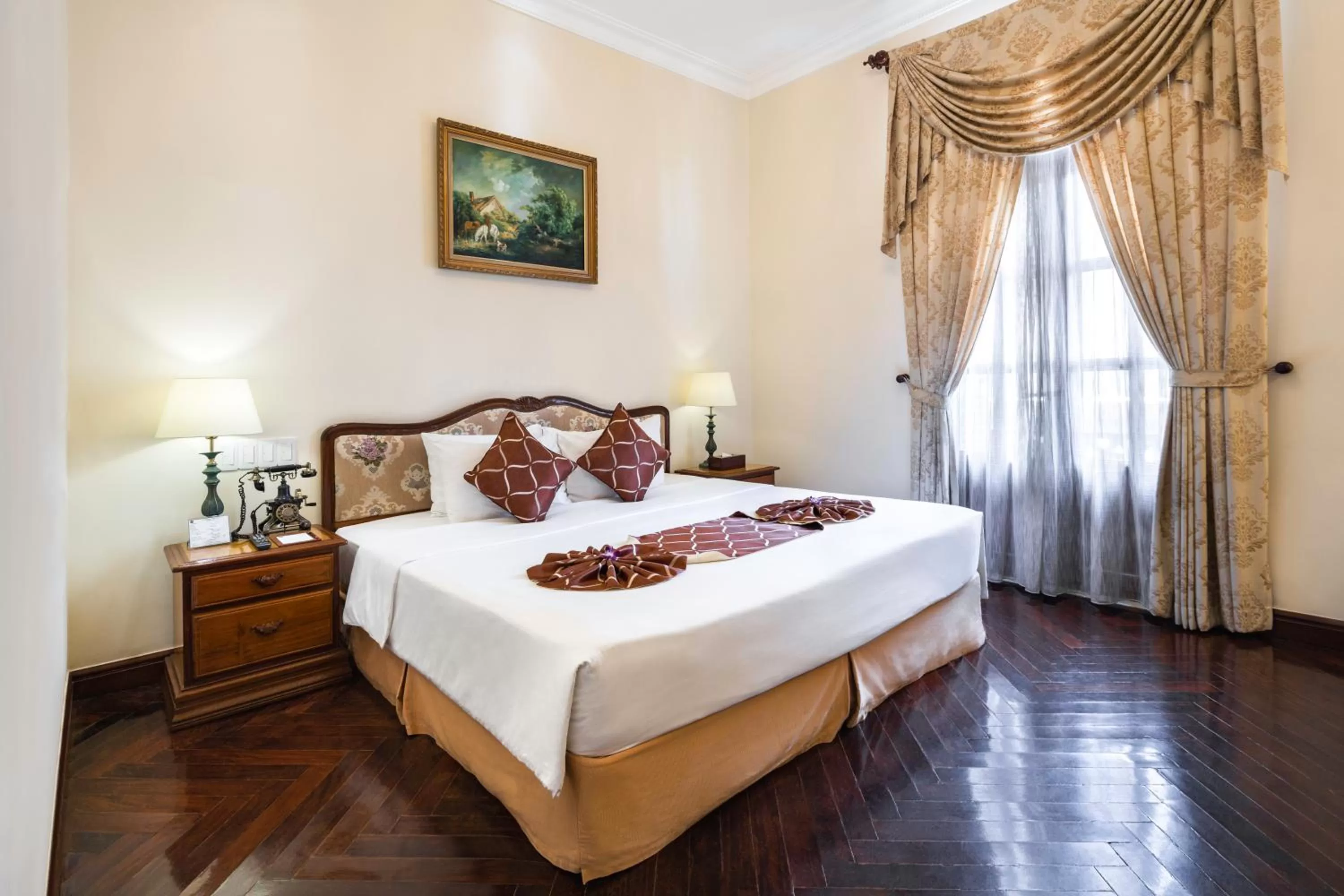 Photo of the whole room, Bed in Hotel Grand Saigon