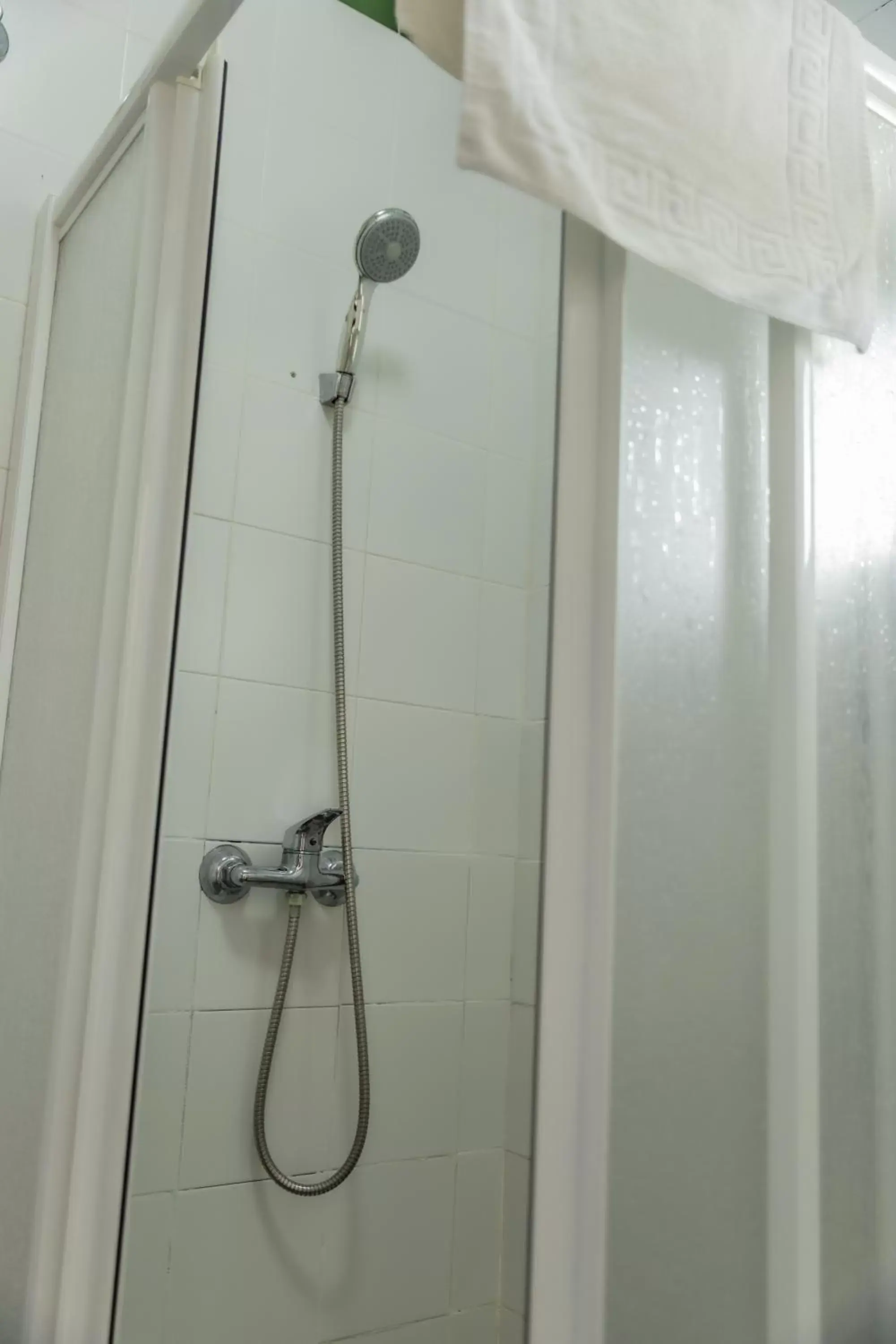 Shower, Bathroom in Hotel Las Errizas by Vivere Stays