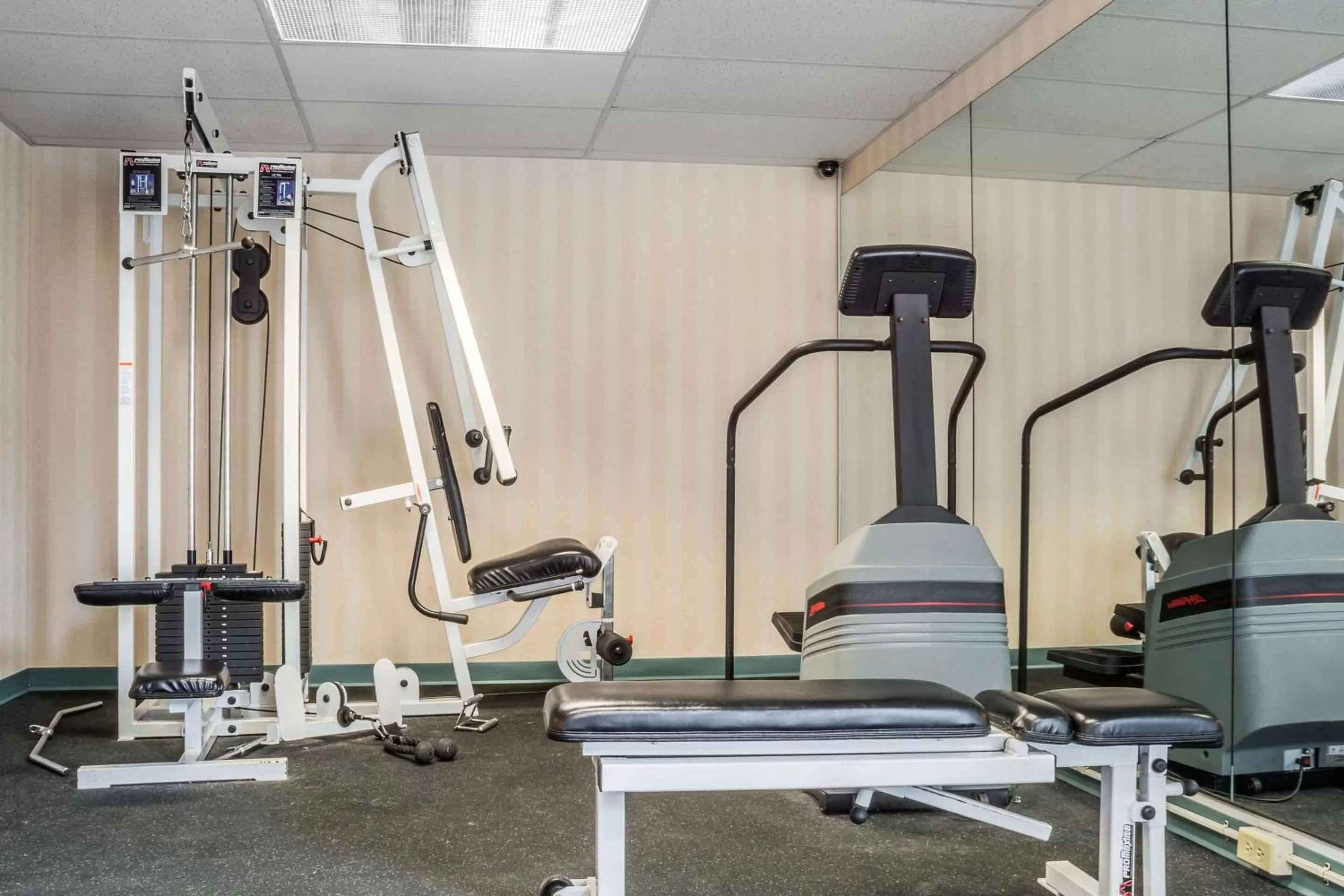Fitness centre/facilities in Quality Inn & Suites