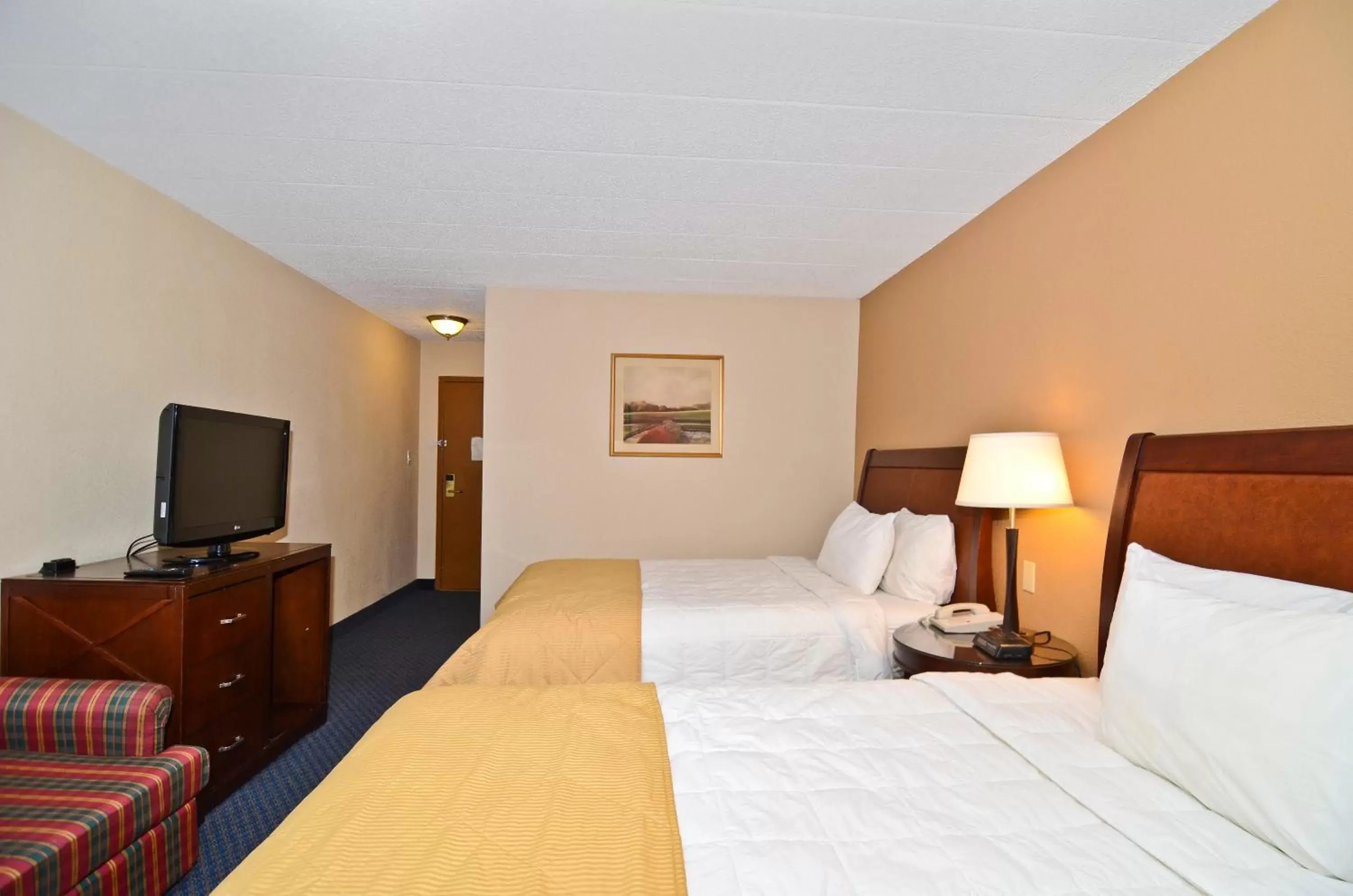 Bed in Pocono Resort & Conference Center - Pocono Mountains