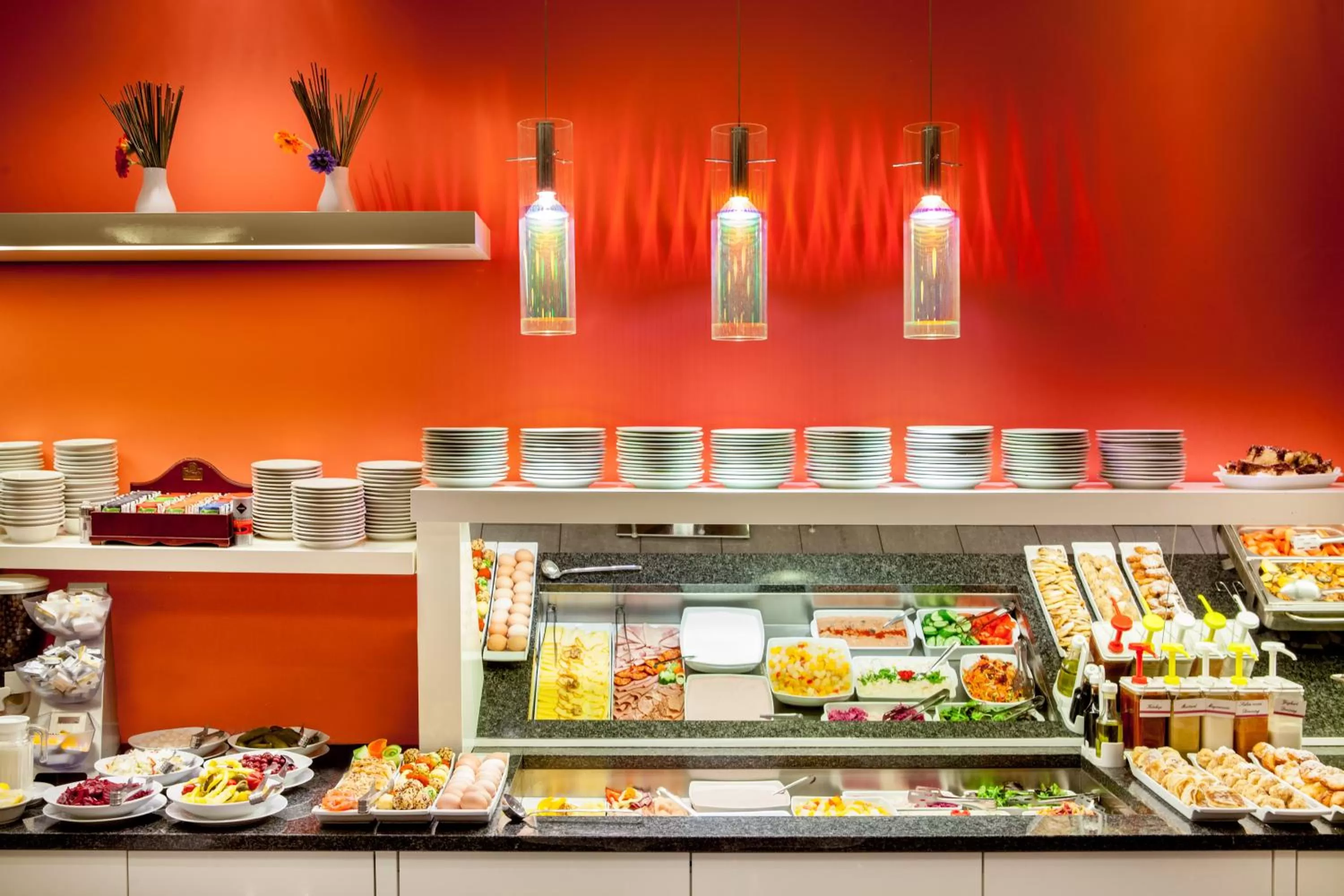 Restaurant/places to eat in Royal Park Boutique Hotel