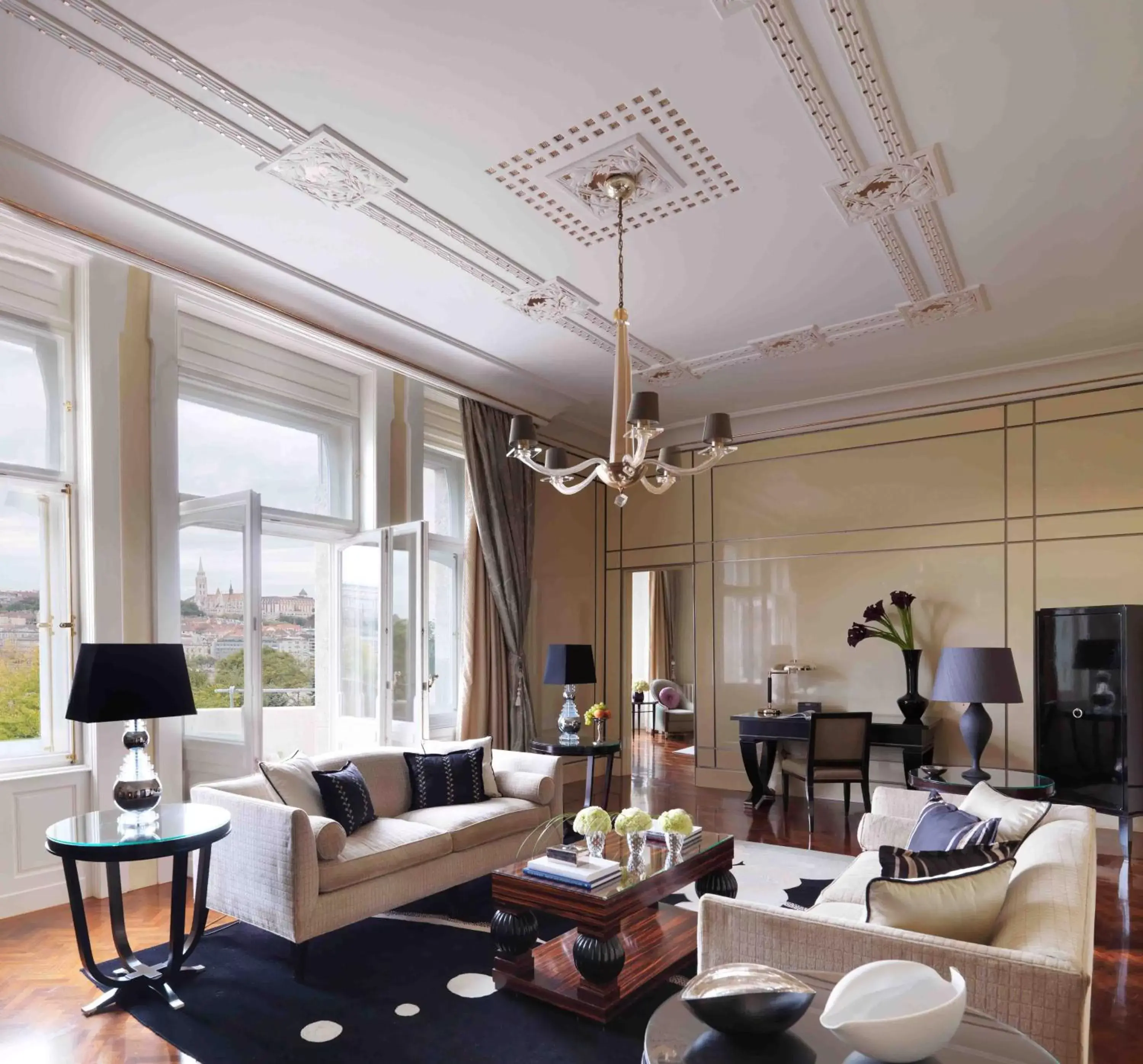 Living room, Seating Area in Four Seasons Hotel Gresham Palace Budapest