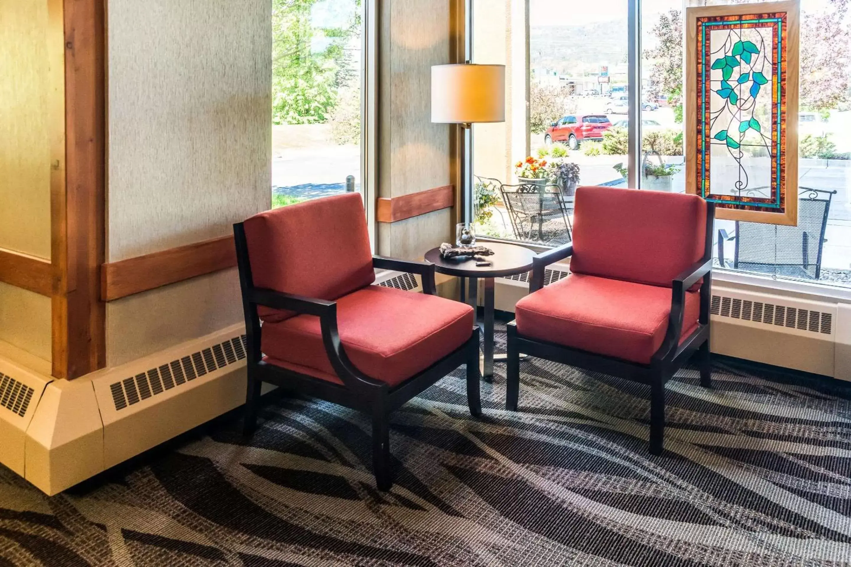 Lobby or reception, Seating Area in Comfort Inn West