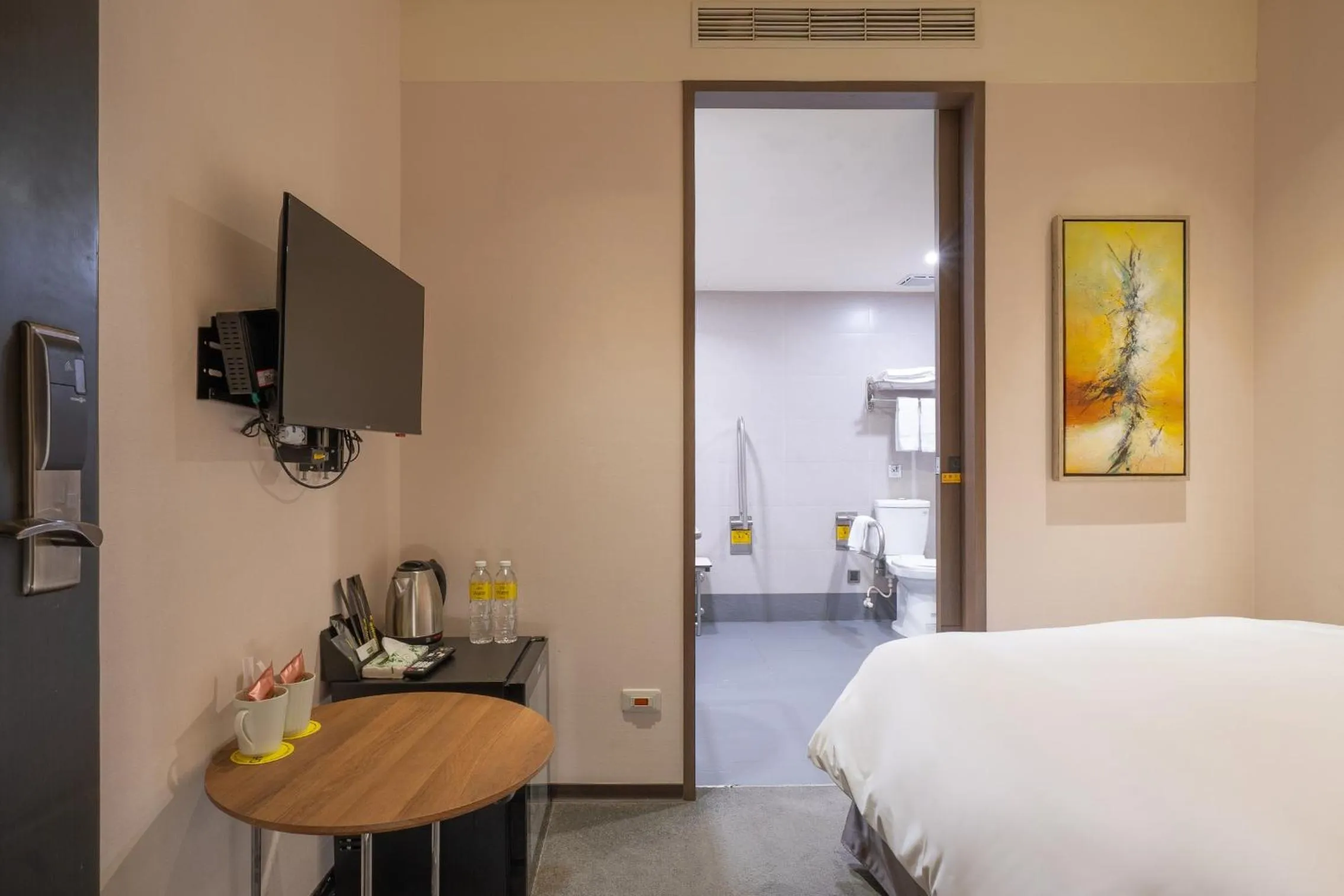 Photo of the whole room, Bed in CHECK inn Taipei Xinyi