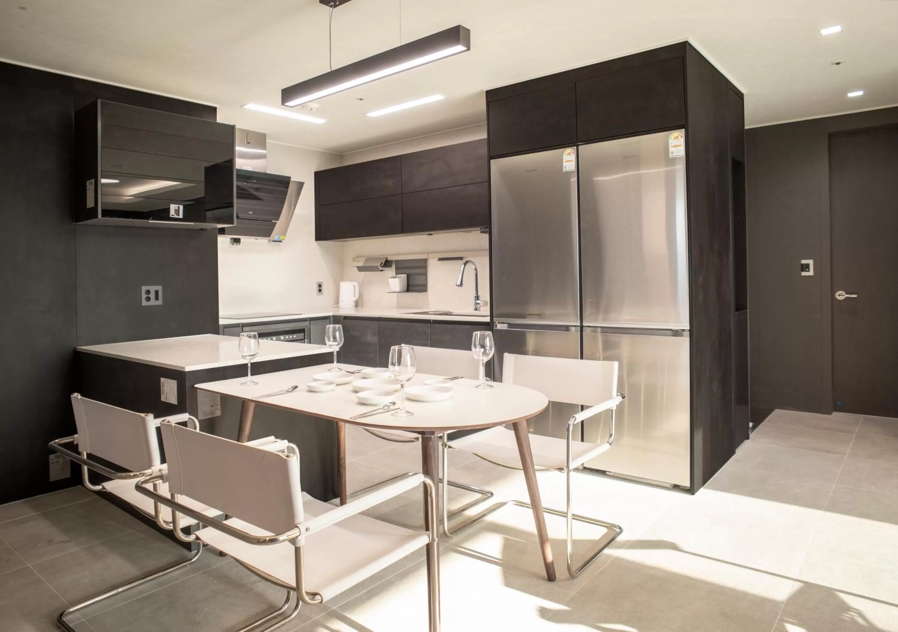 Kitchen/Kitchenette in Y Collection by UH FLAT Osiria