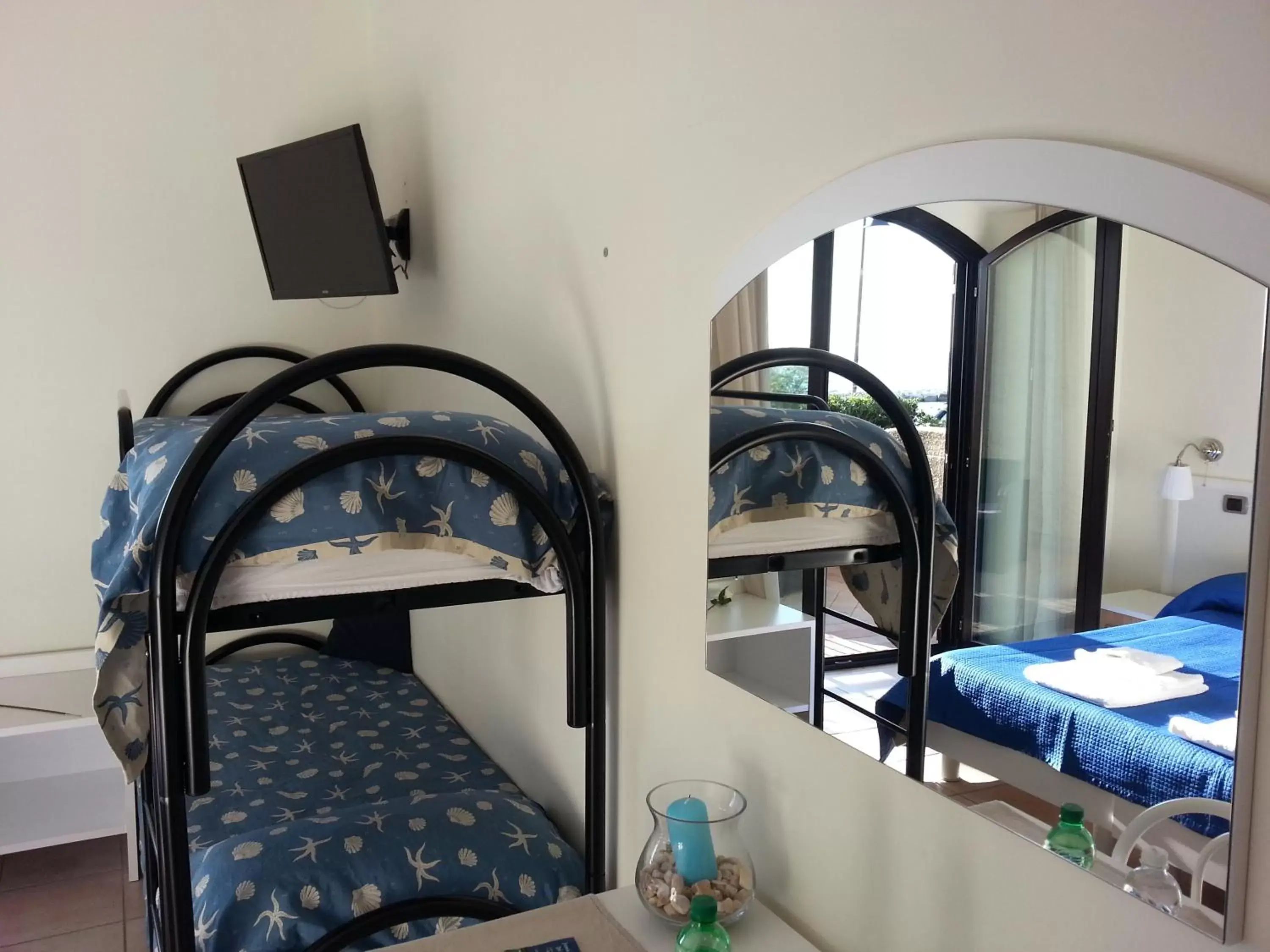 Bunk Bed in Hotel Tirreno Formia