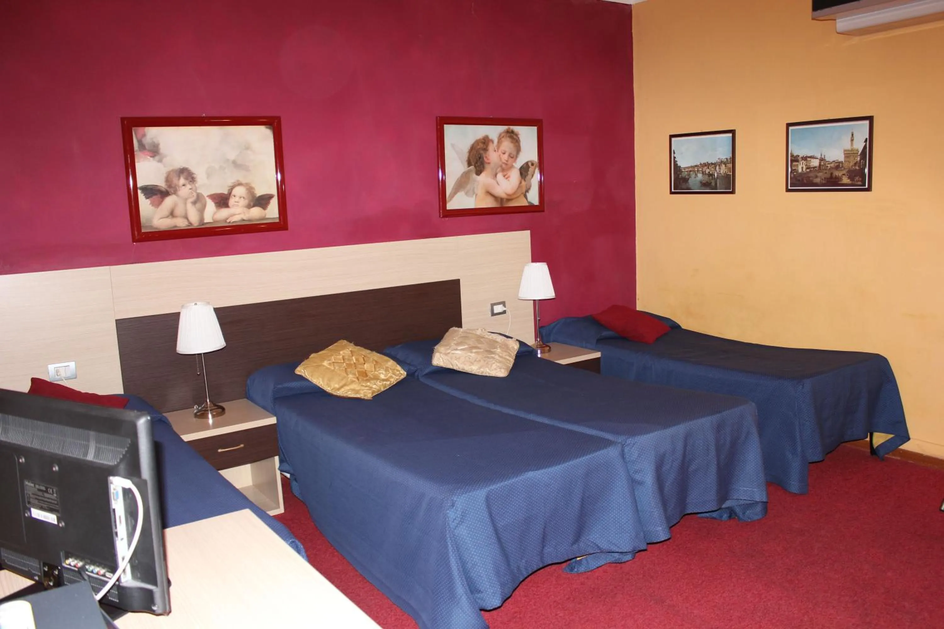 Photo of the whole room, Bed in Hotel San Lorenzo