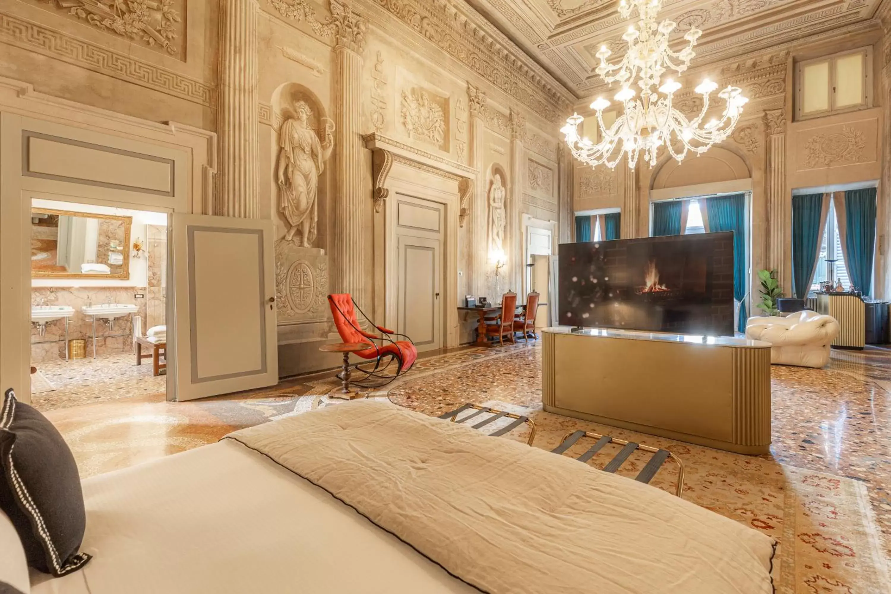 Bed, TV/Entertainment Center in Corte Realdi - Palazzo Camozzini