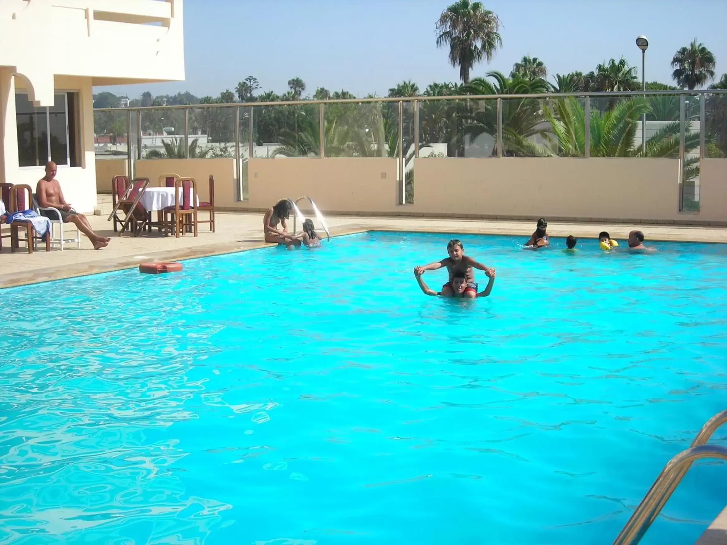 Swimming Pool in Hotel Suisse