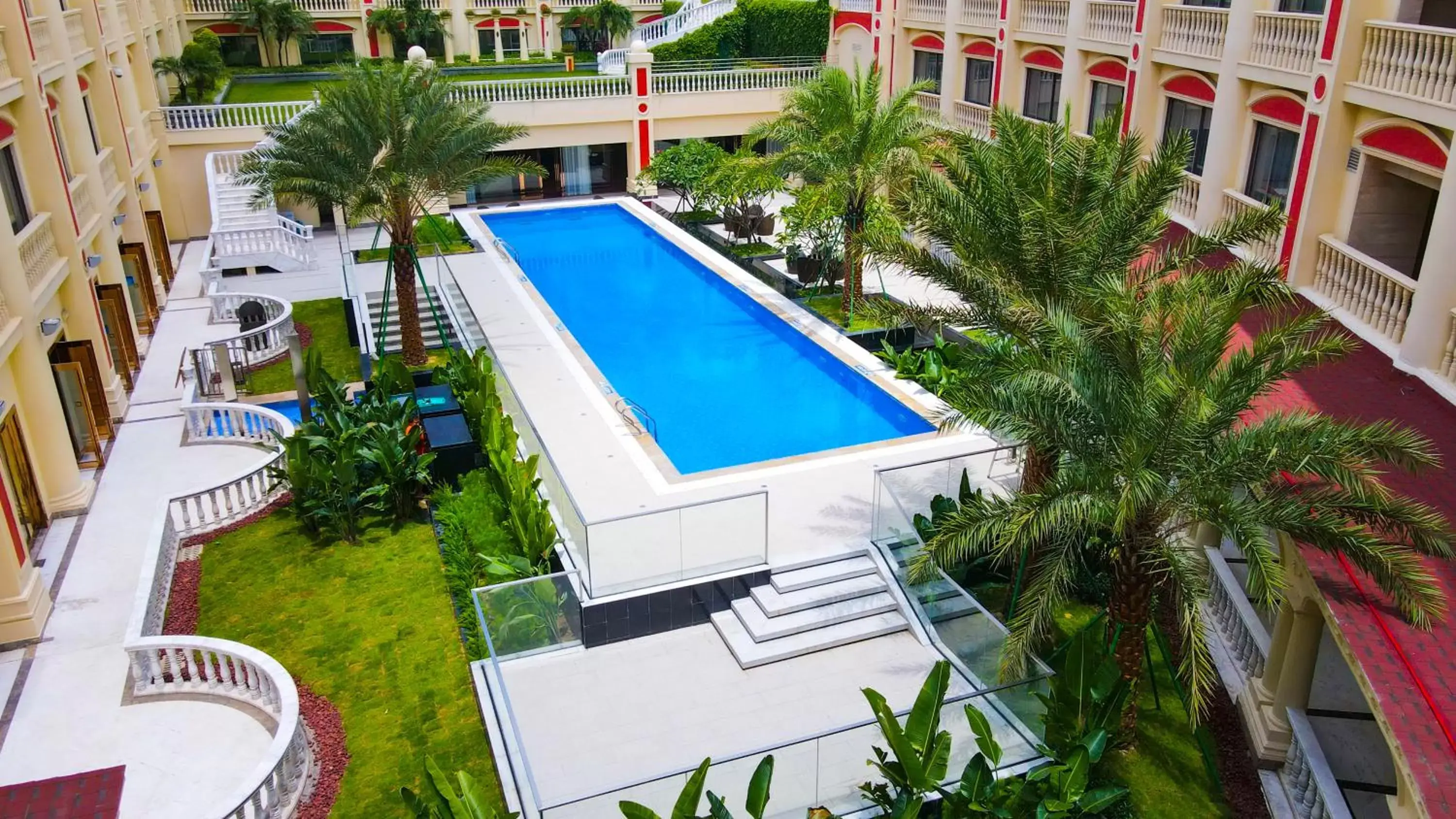 Swimming pool in WYNDHAM Foshan shunde Swimming pool in WYNDHAM Foshan shunde