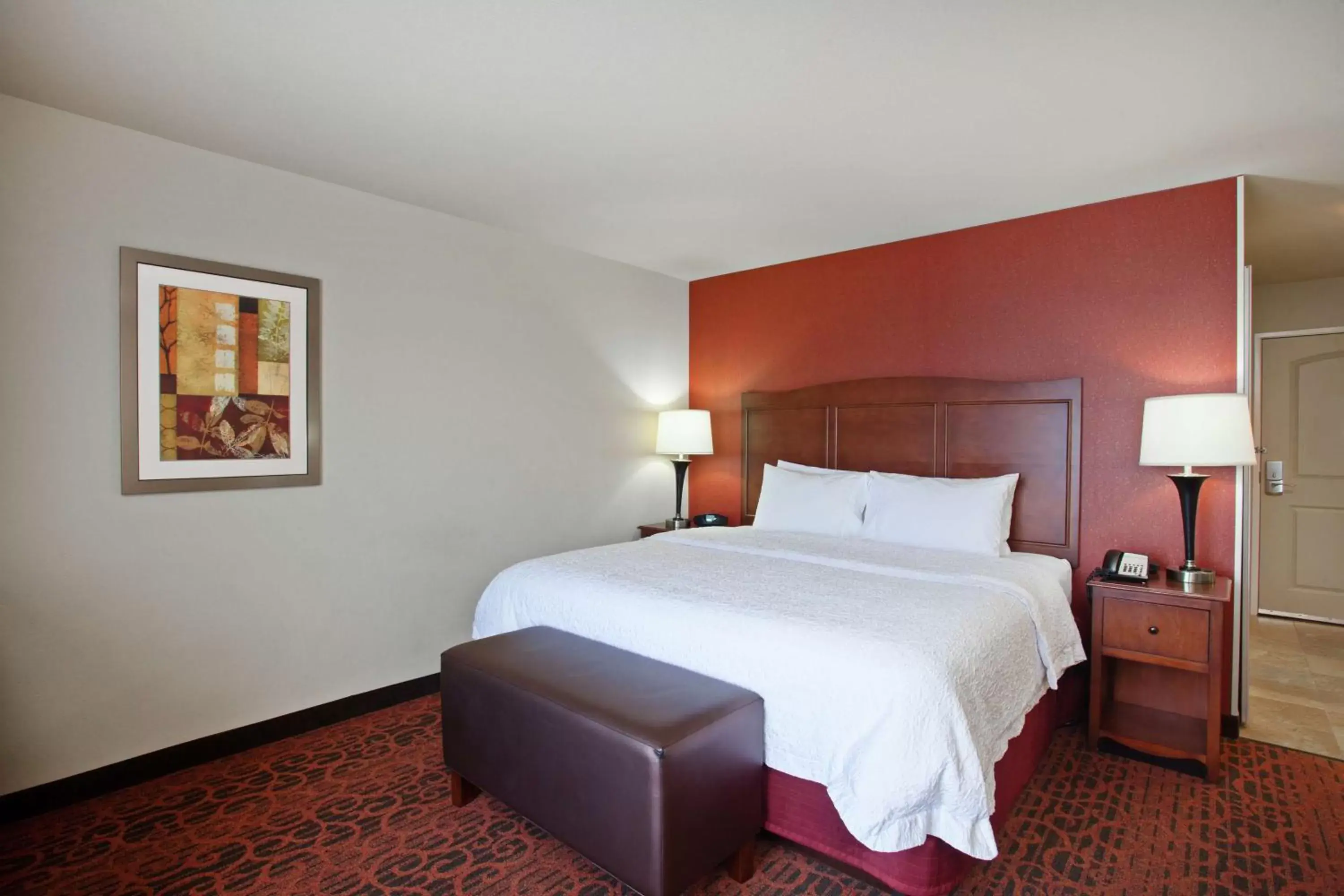 Photo of the whole room, Bed in Hampton Inn and Suites Seattle - Airport / 28th Avenue