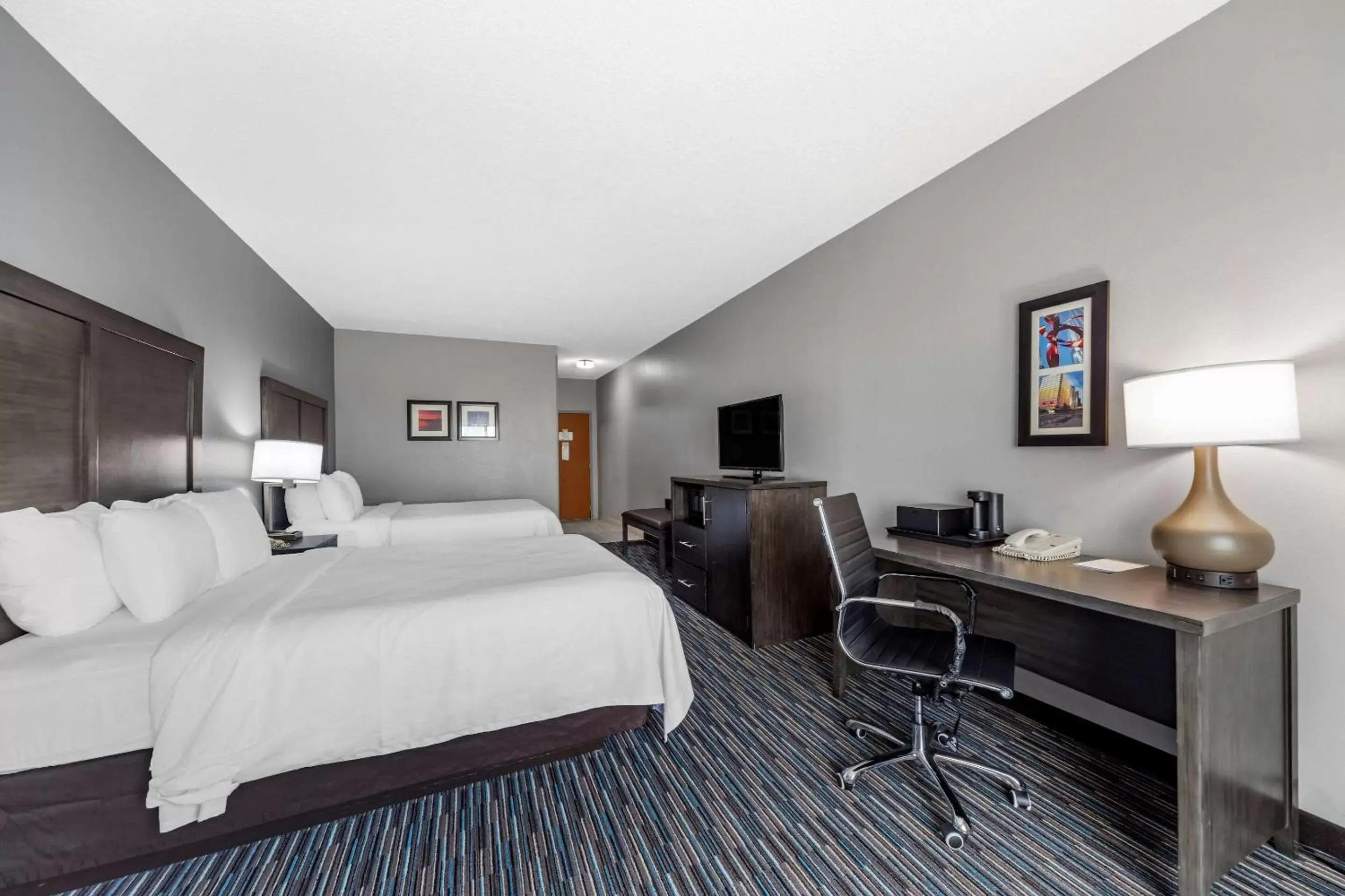 Standard Queen Room with Two Queen Beds - Non-Smoking in Comfort Inn and Suites Quail Springs Standard Queen Room with Two Queen Beds - Non-Smoking in Comfort Inn and Suites Quail Springs