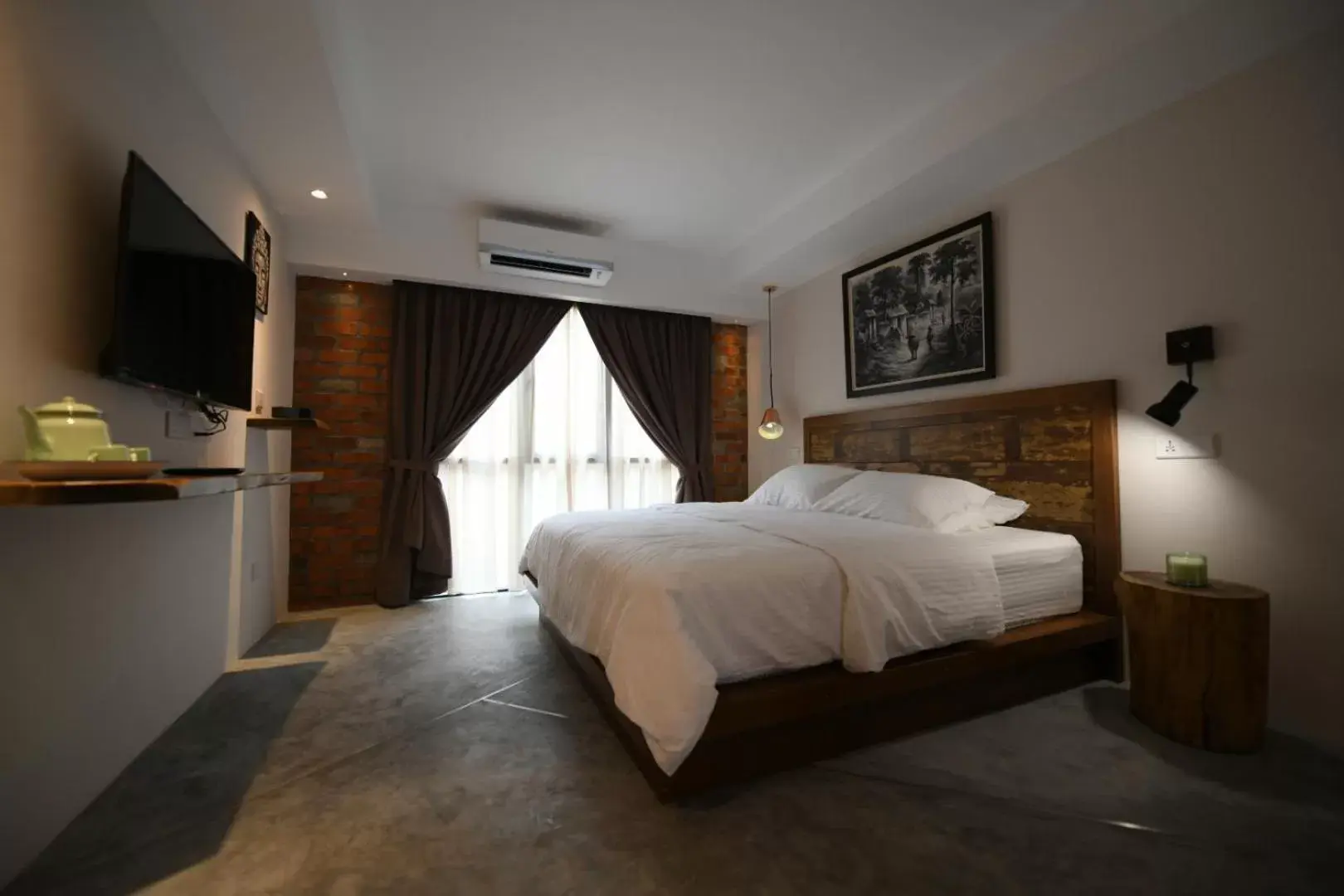 Bed in 38PC Boutique Hotel