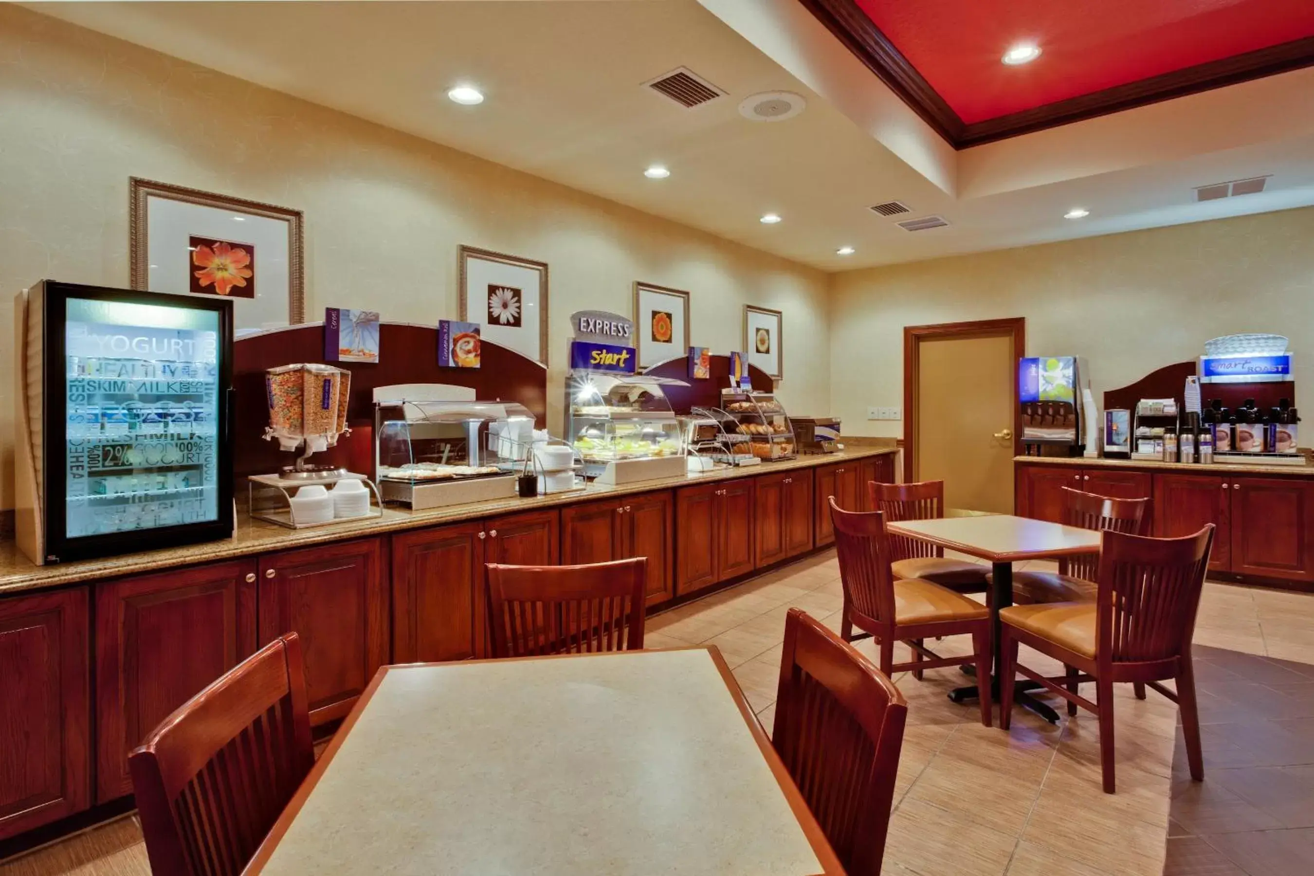 Restaurant/Places to Eat in Holiday Inn Express & Suites Lakeland North I-4, an IHG Hotel