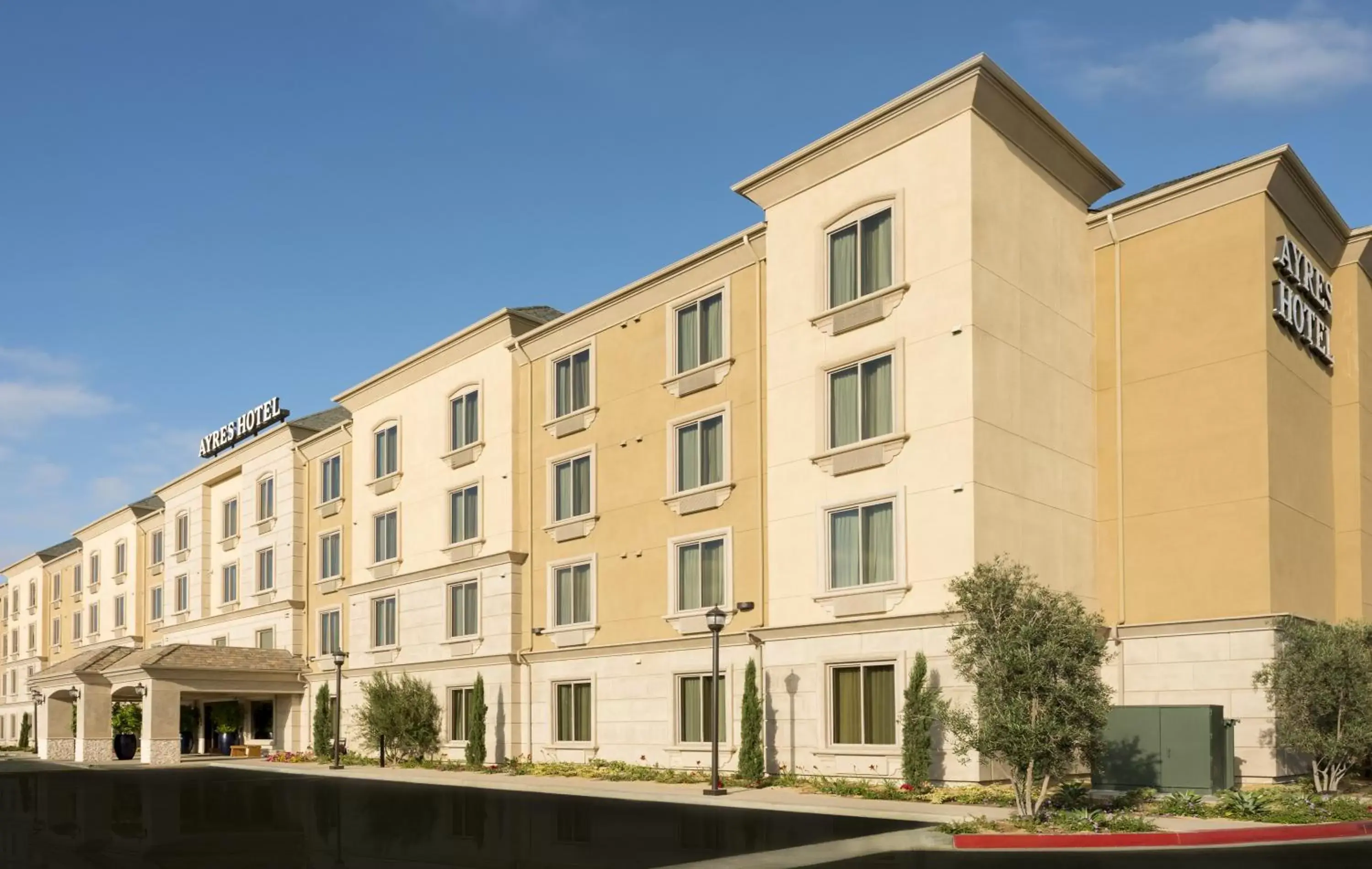 Facade/entrance, Property Building in Ayres Hotel Orange