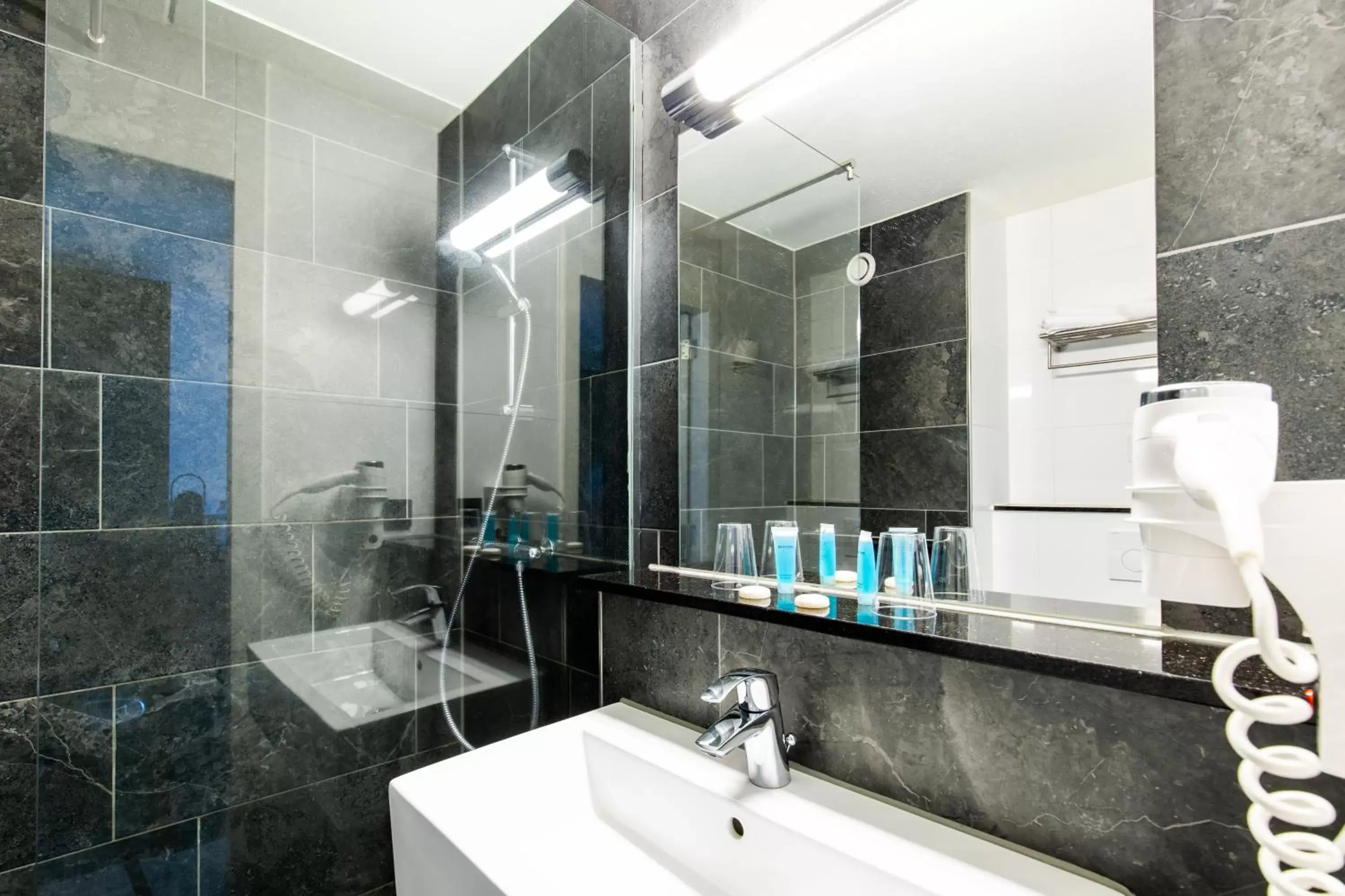 Bathroom in Bastion Hotel Maastricht Centrum Bathroom in Bastion Hotel Maastricht Centrum