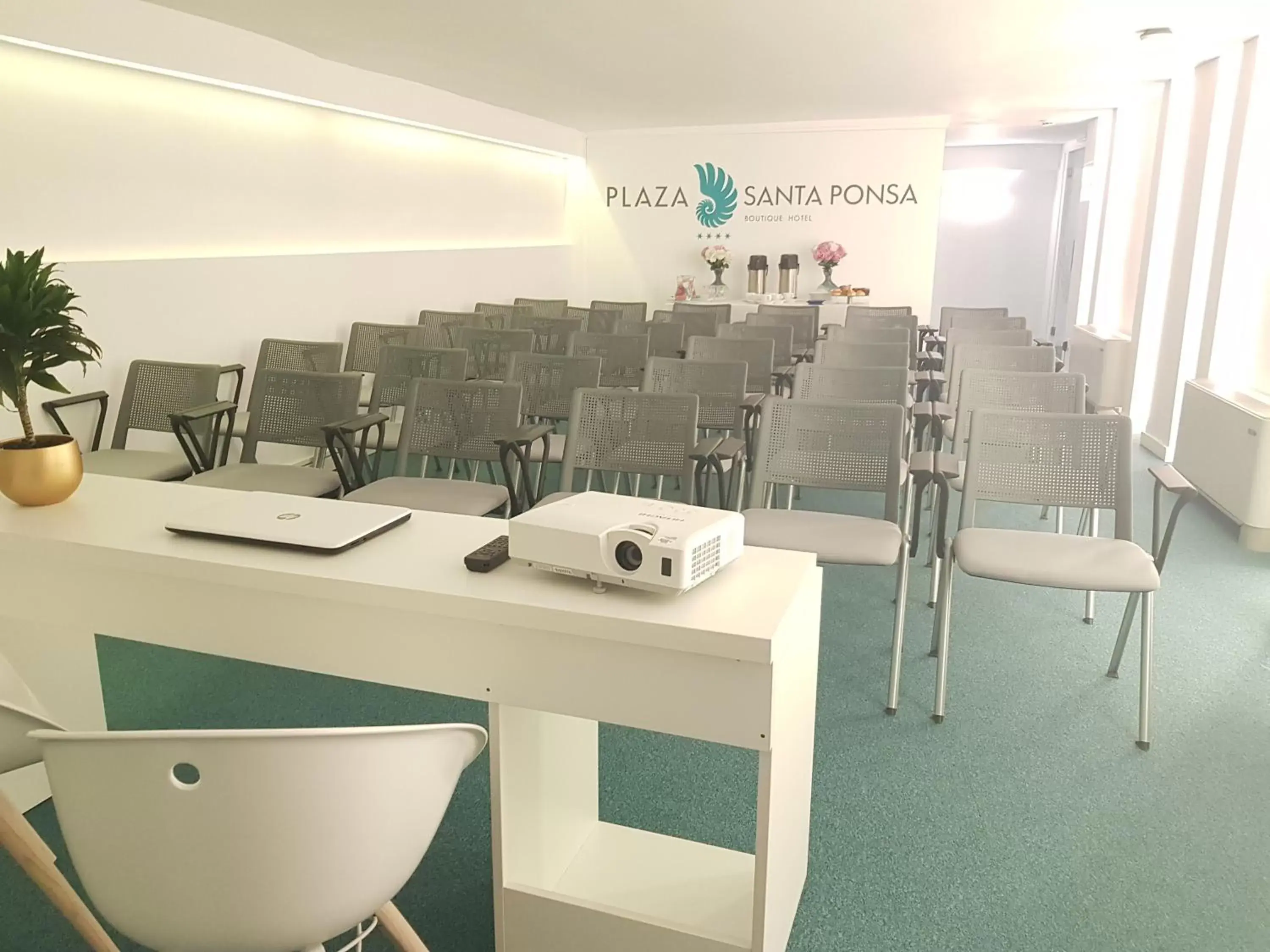 Meeting/conference room in Plaza Santa Ponsa Boutique - Adults Only.
