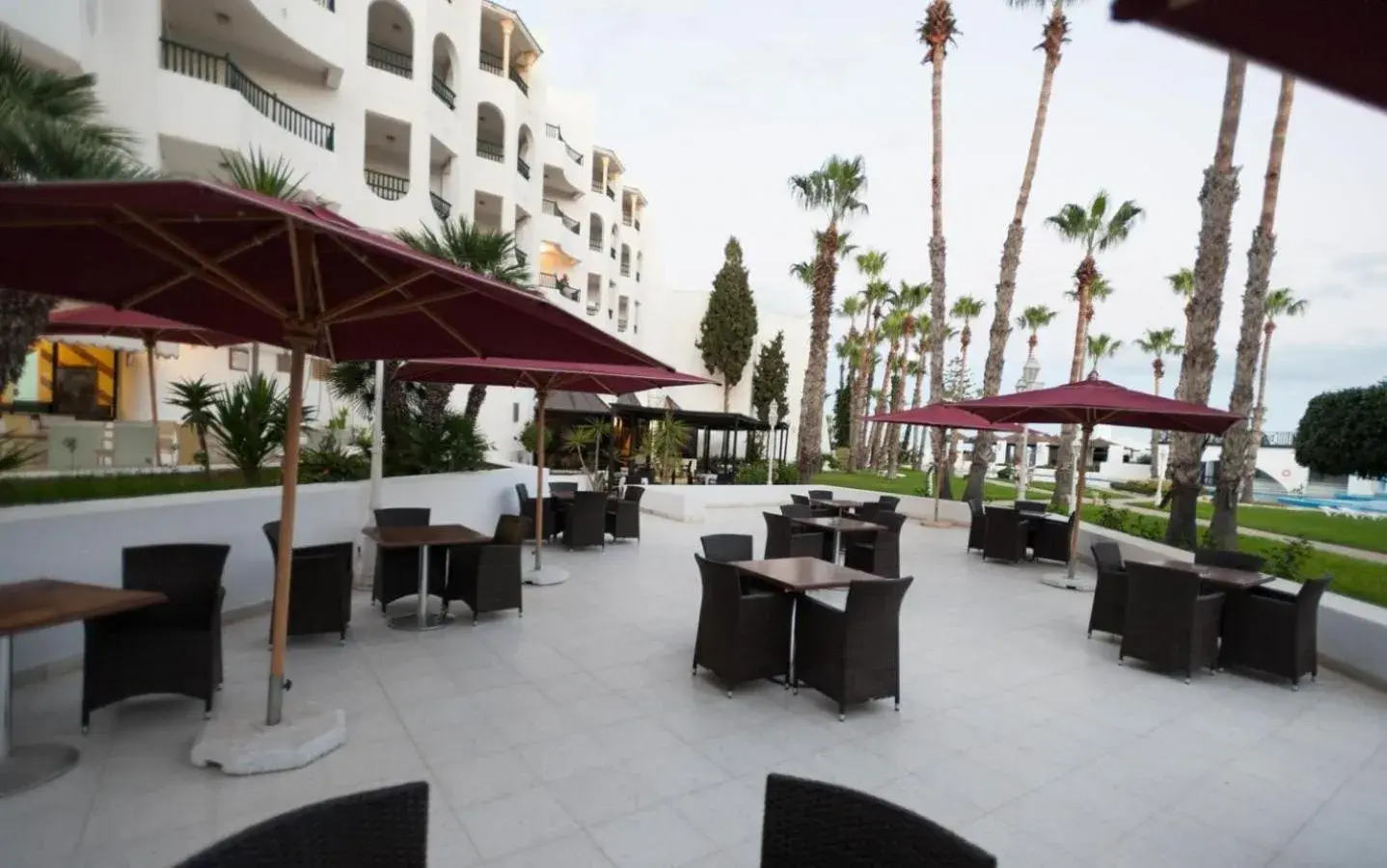 Patio, Restaurant/Places to Eat in Hotel Orient Palace